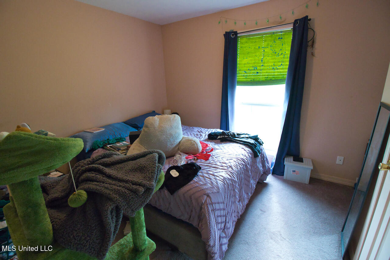 1122 Berthadale Road Property Photo 13