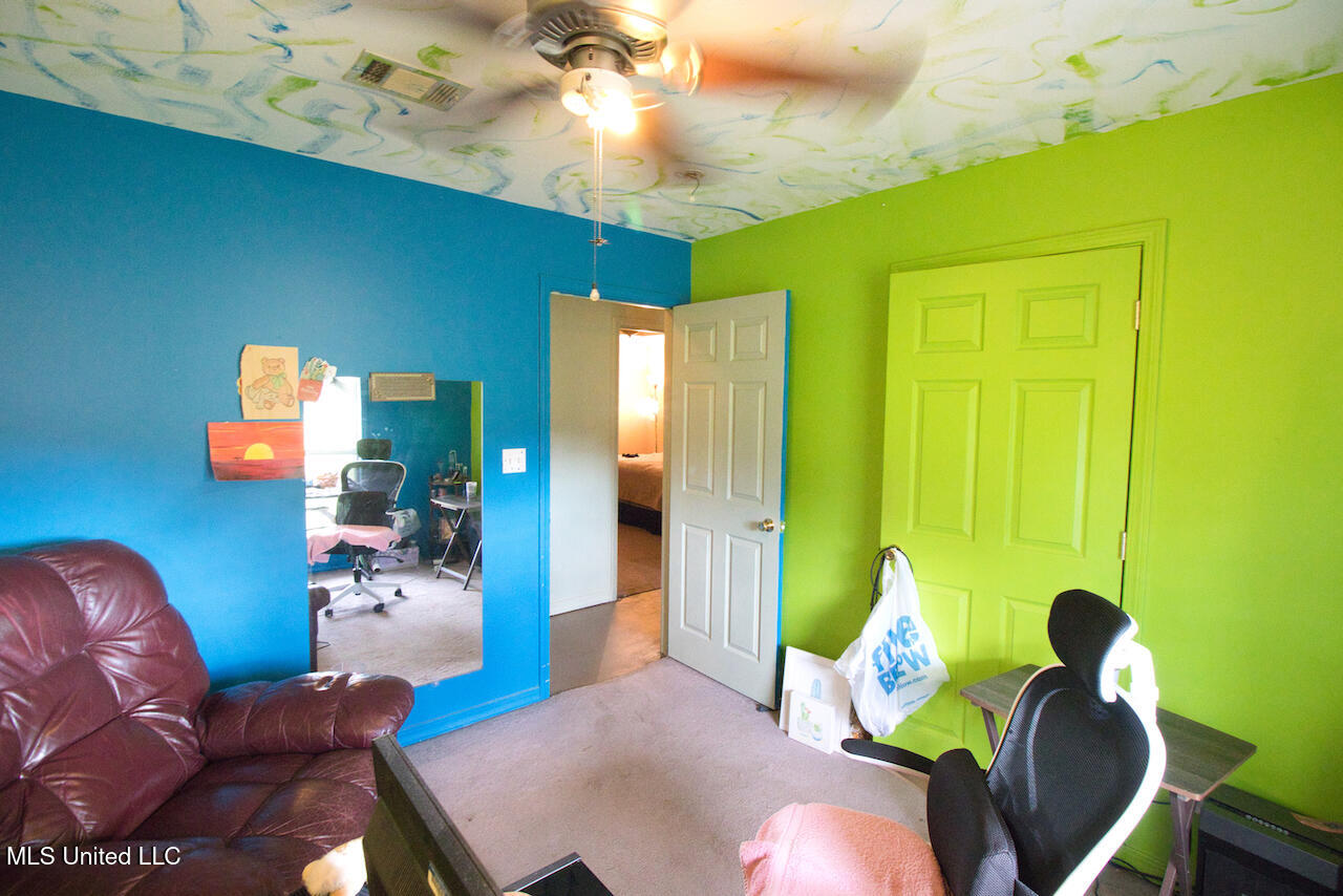 1122 Berthadale Road Property Photo 14