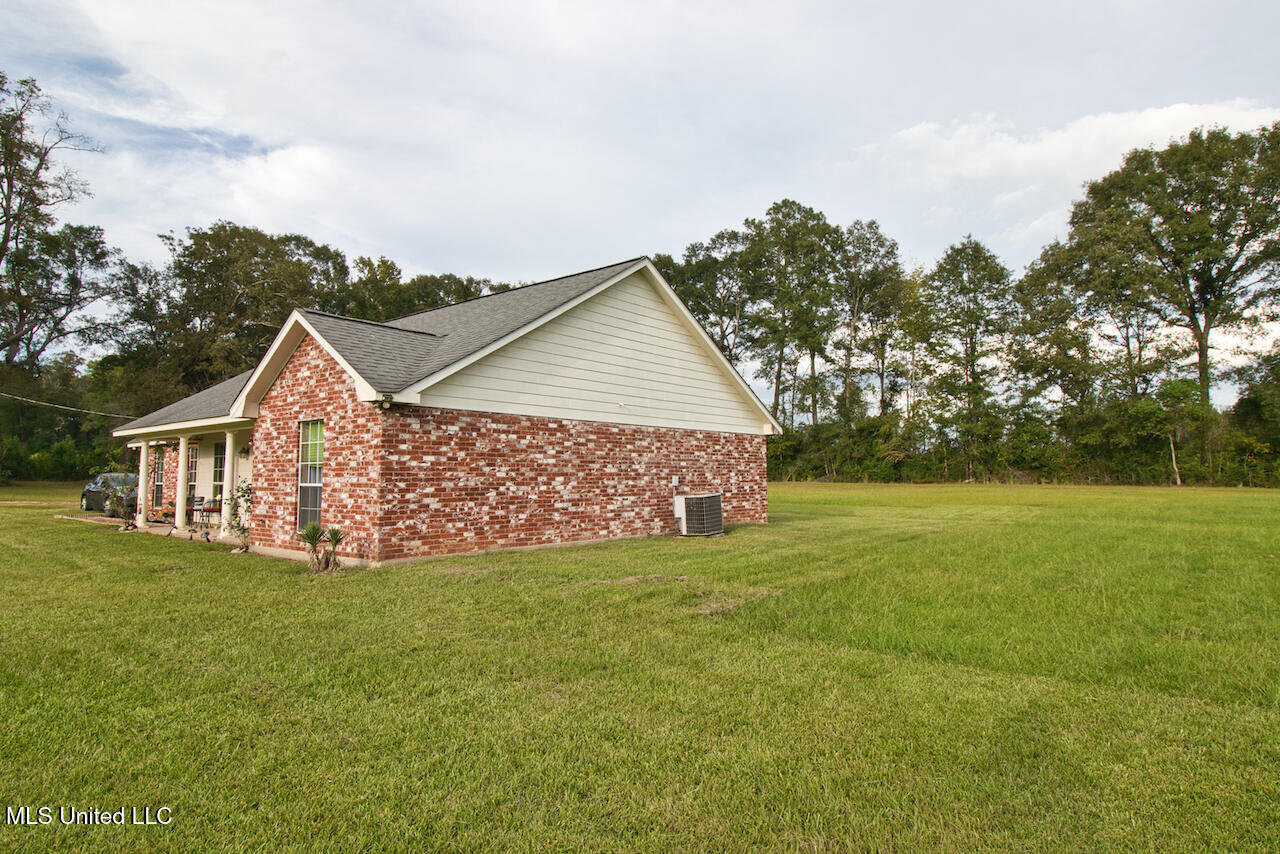 1122 Berthadale Road Property Photo 22