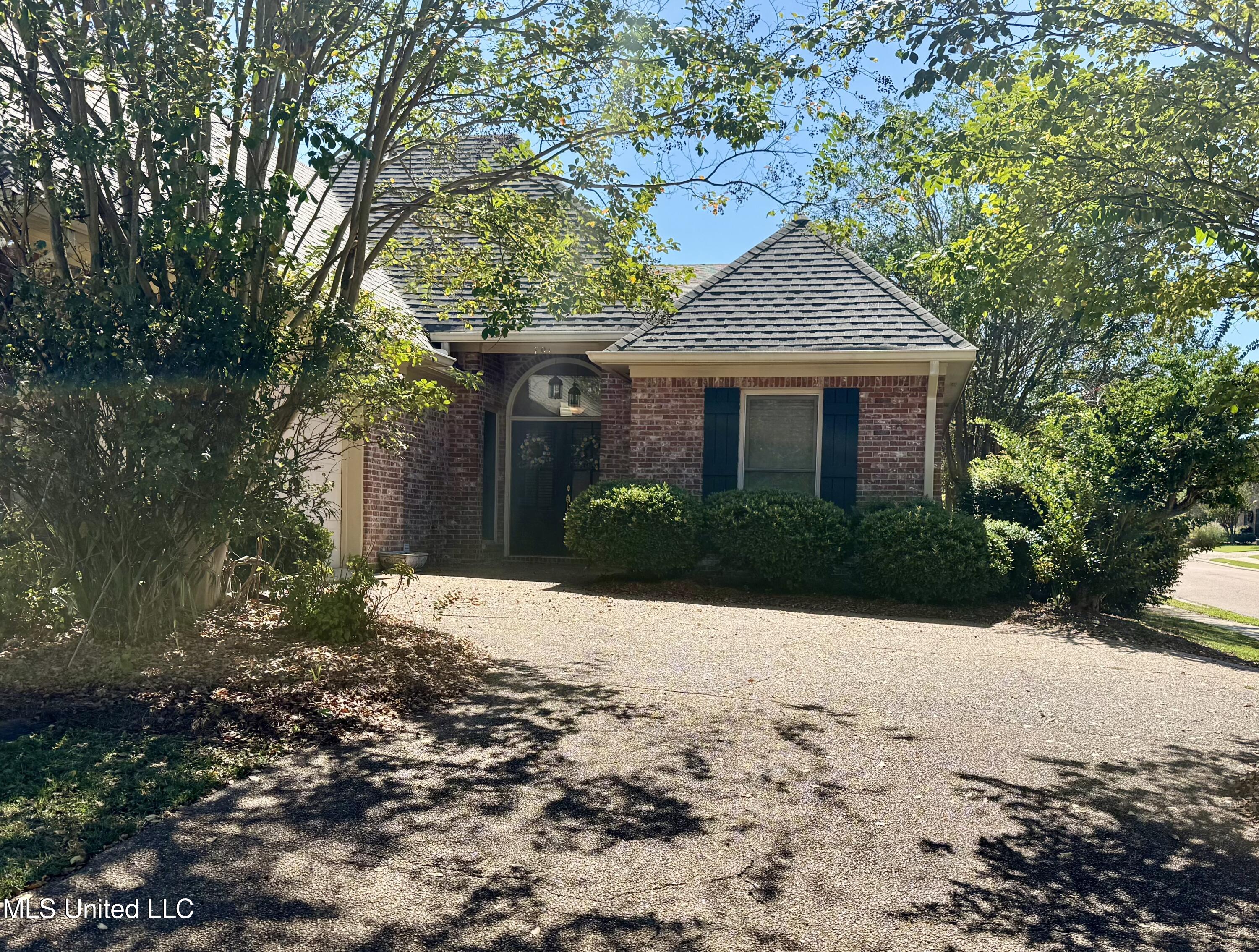 701 Napoleon Court Property Photo 2