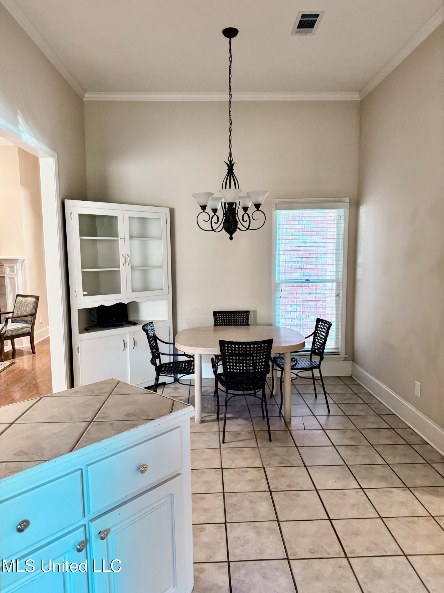 701 Napoleon Court Property Photo 4