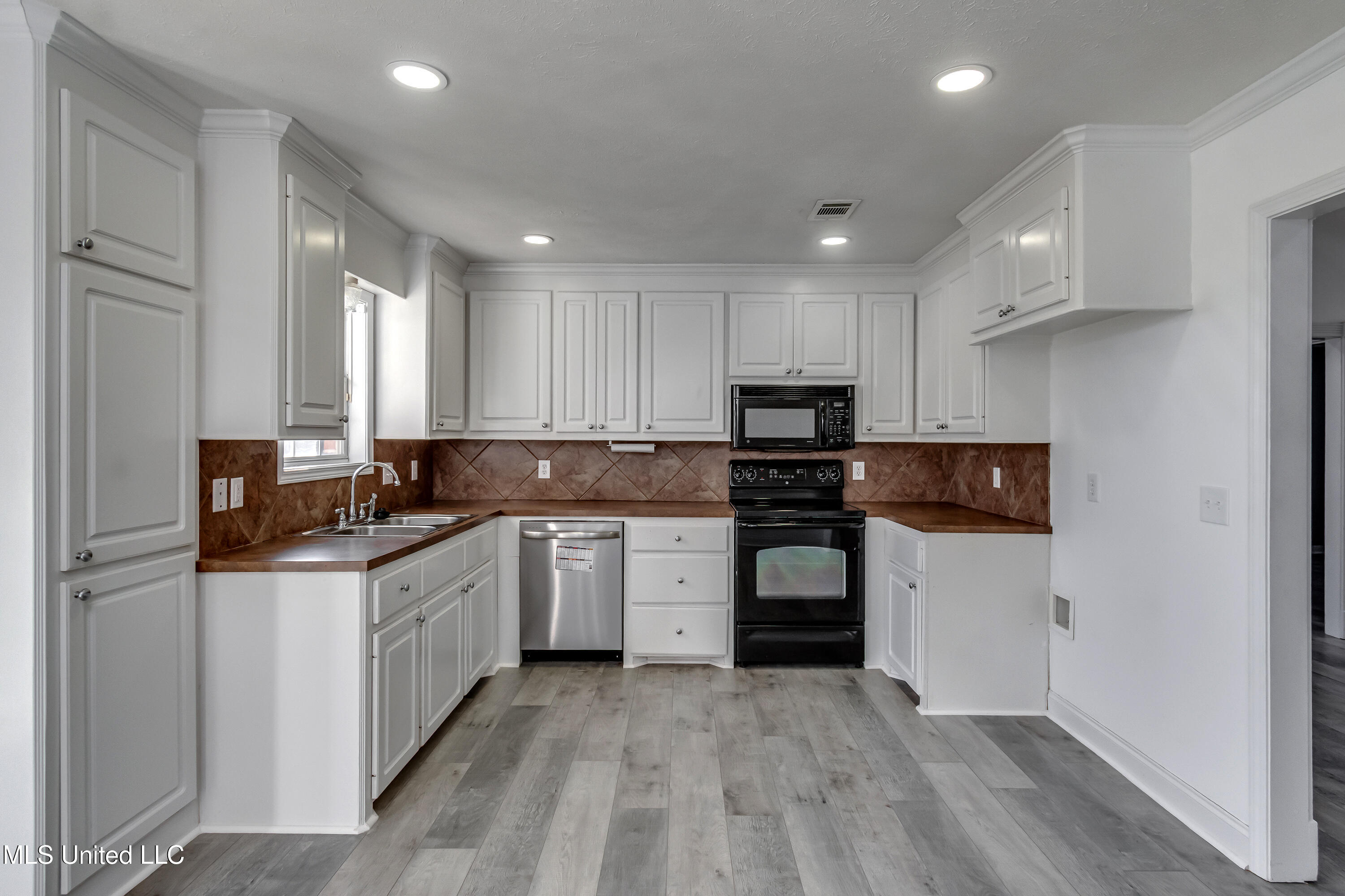 131 Beechwood Circle Property Photo 37