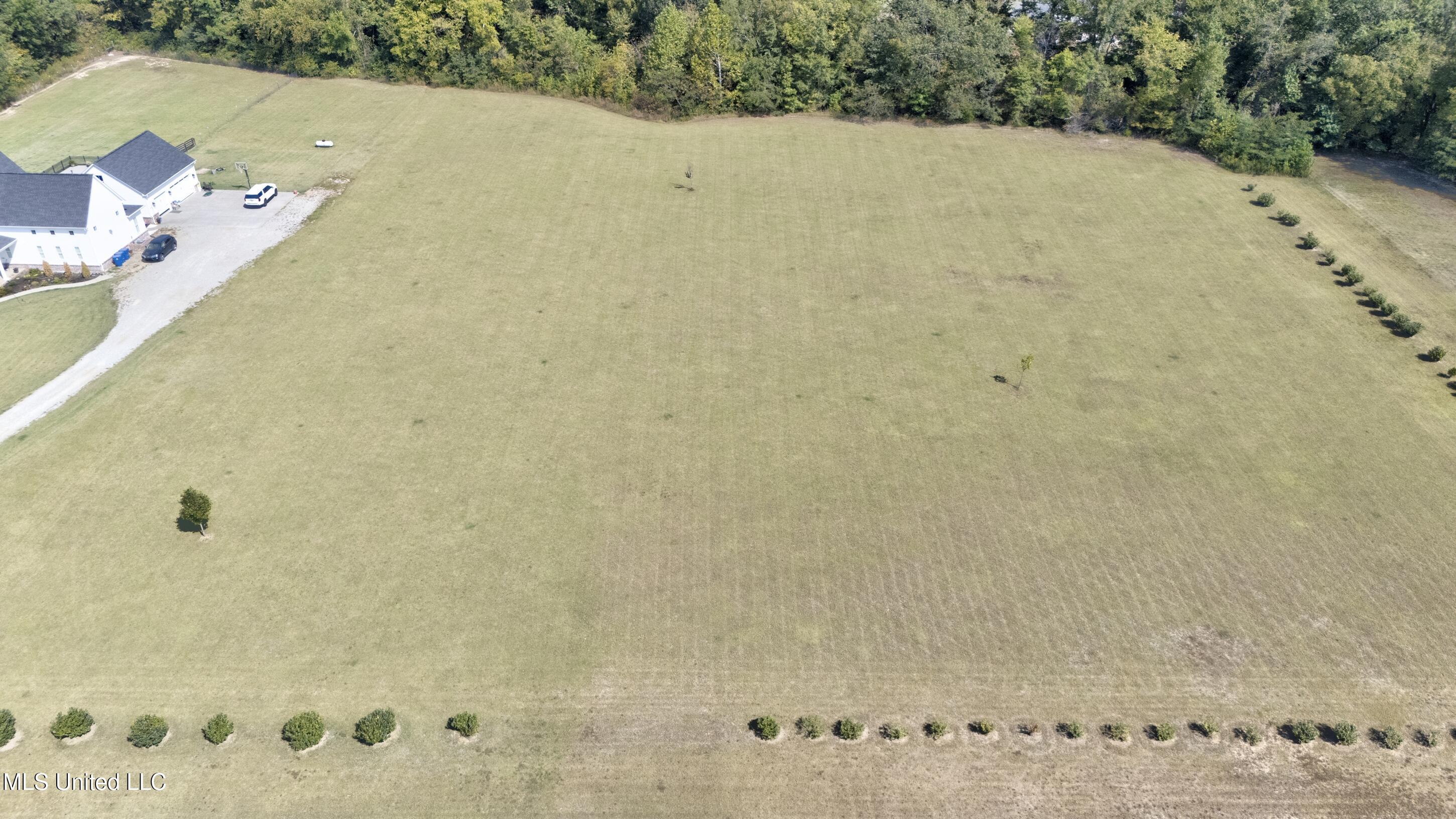 8600 County Line Road Property Photo 9
