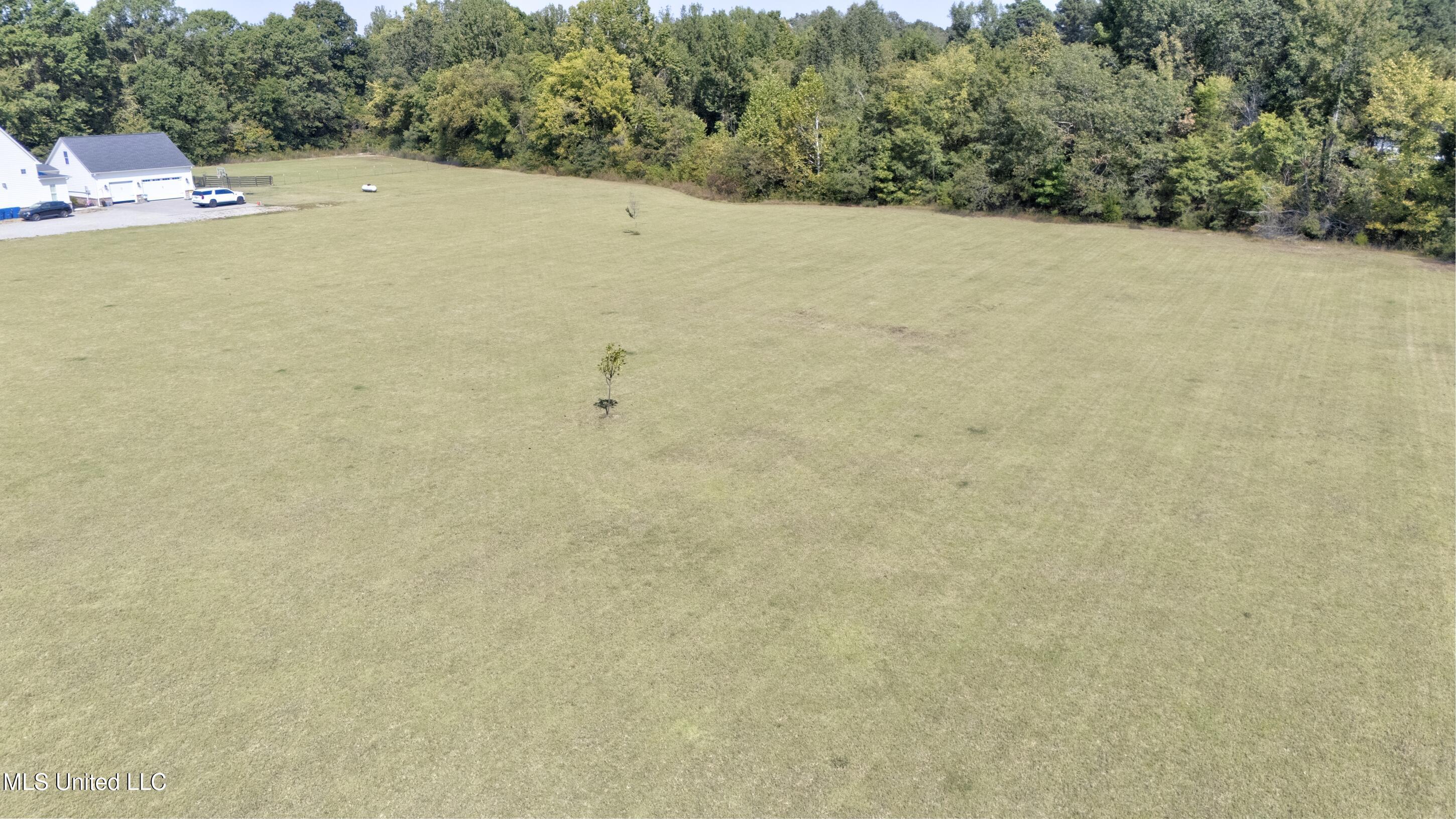 8600 County Line Road Property Photo 11