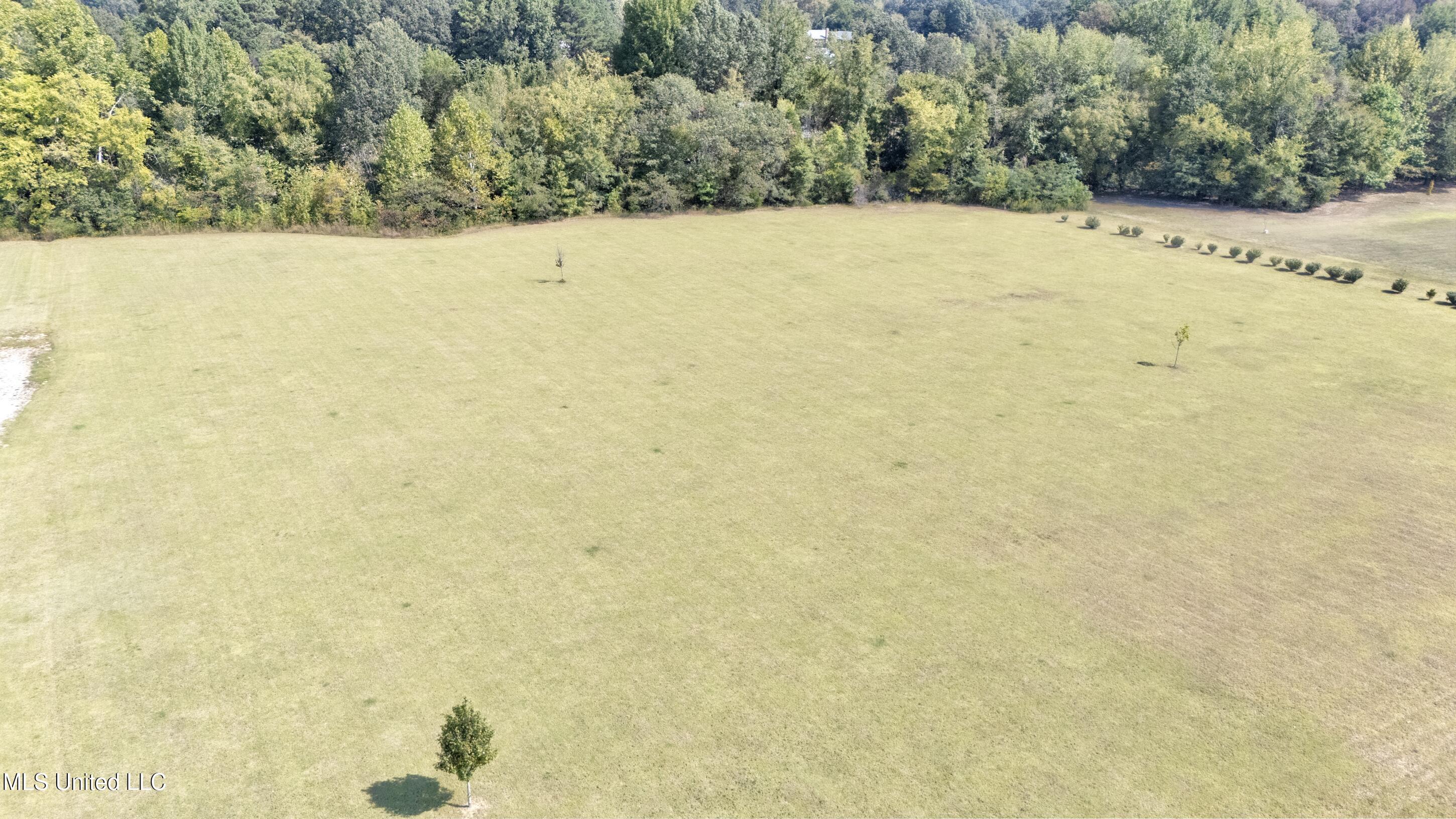 8600 County Line Road Property Photo 12