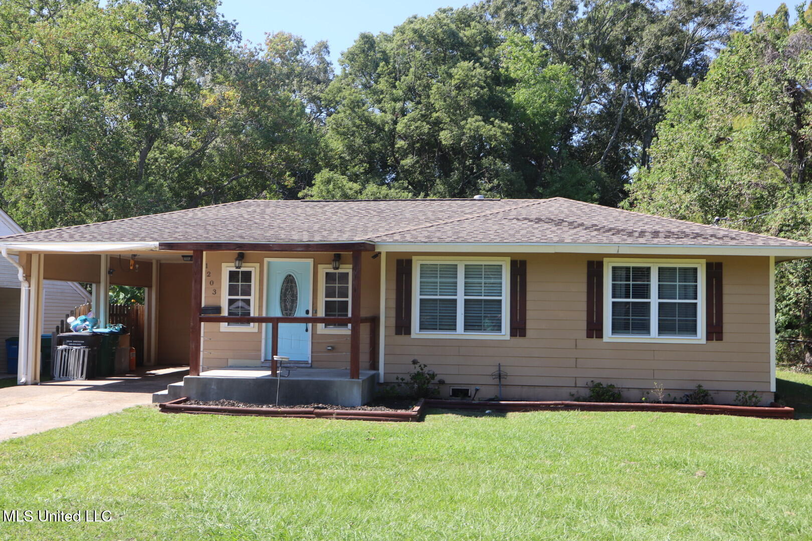 1203 13th Street Property Photo 3