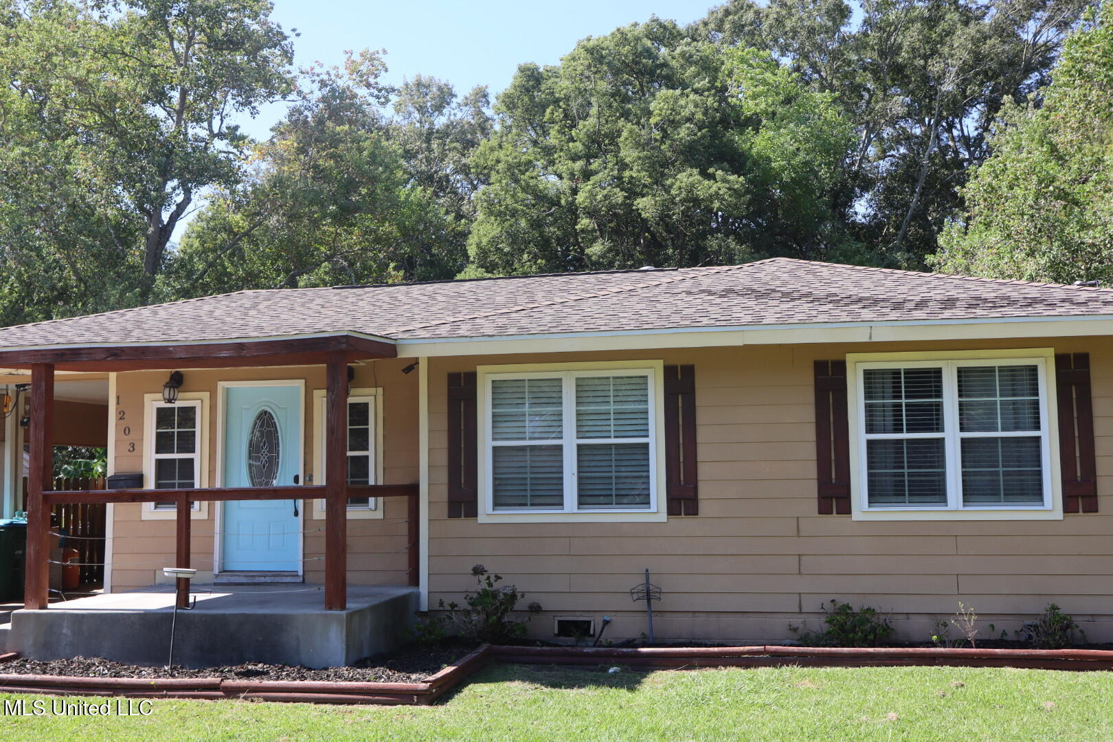 1203 13th Street Property Photo 5