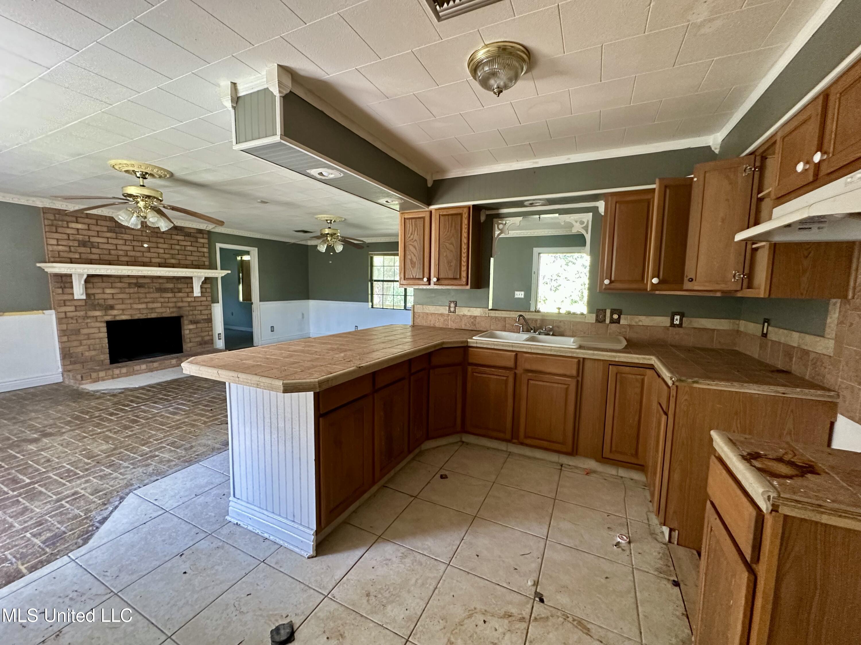 16017 12th Street Property Photo 6