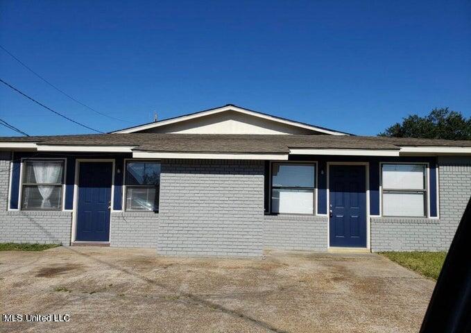 1015 Park Row Avenue Property Photo 1