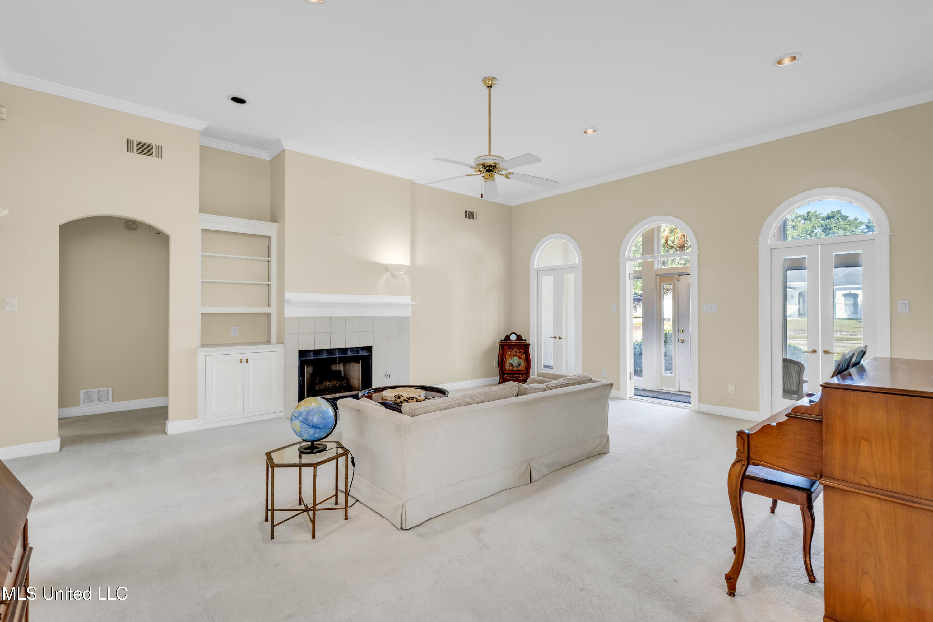 2549 Spring Ridge Drive Property Photo 10