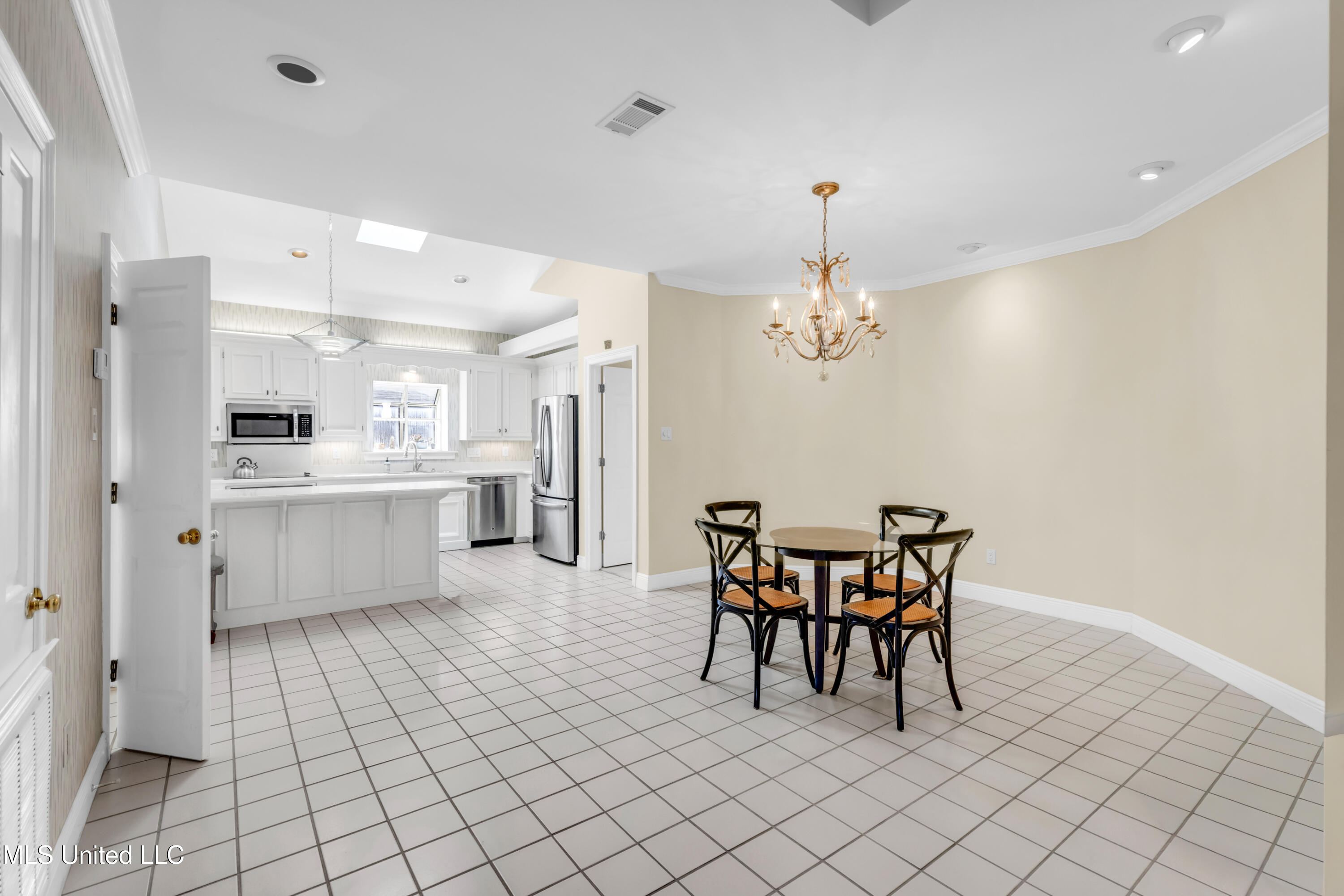 2549 Spring Ridge Drive Property Photo 11