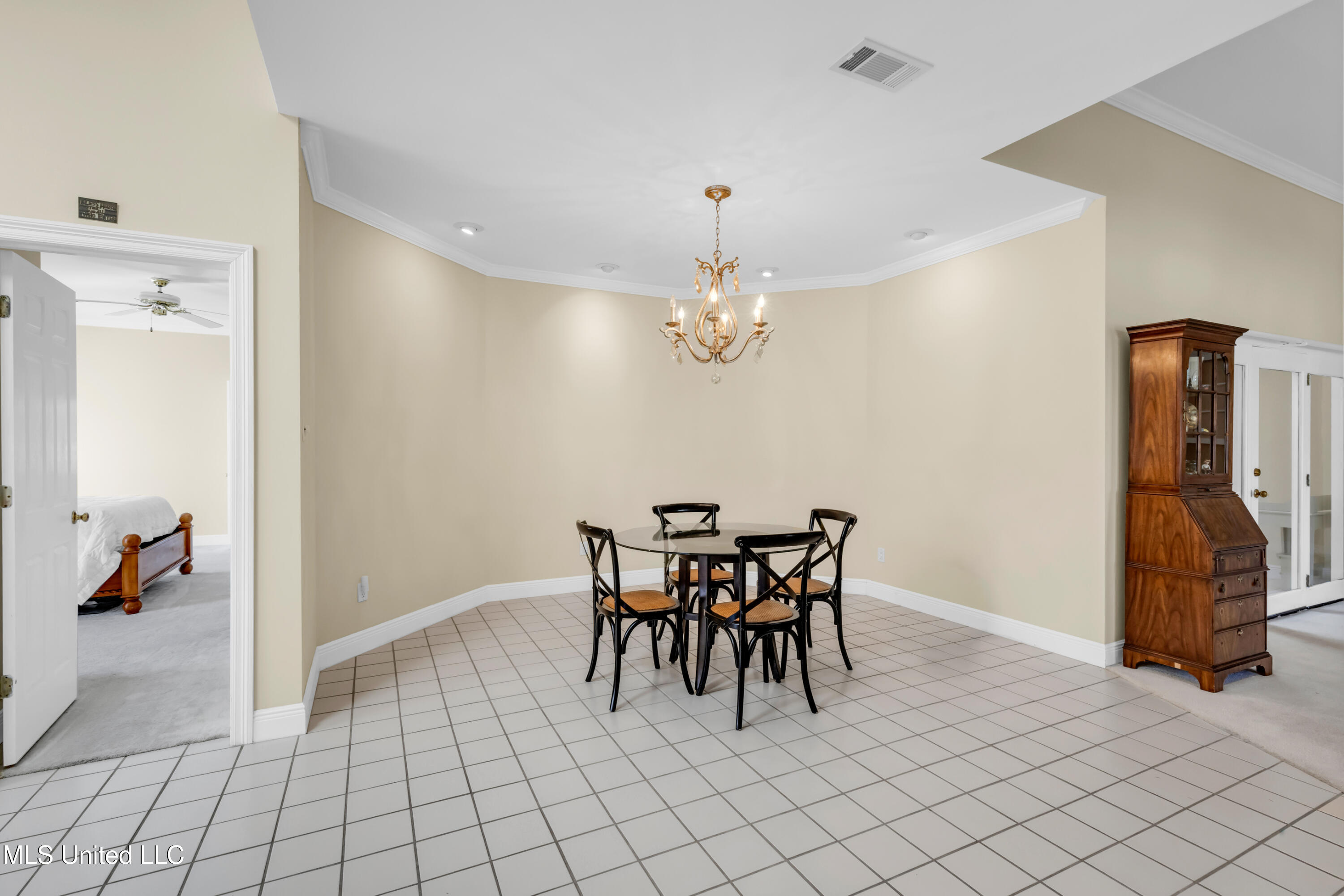 2549 Spring Ridge Drive Property Photo 14