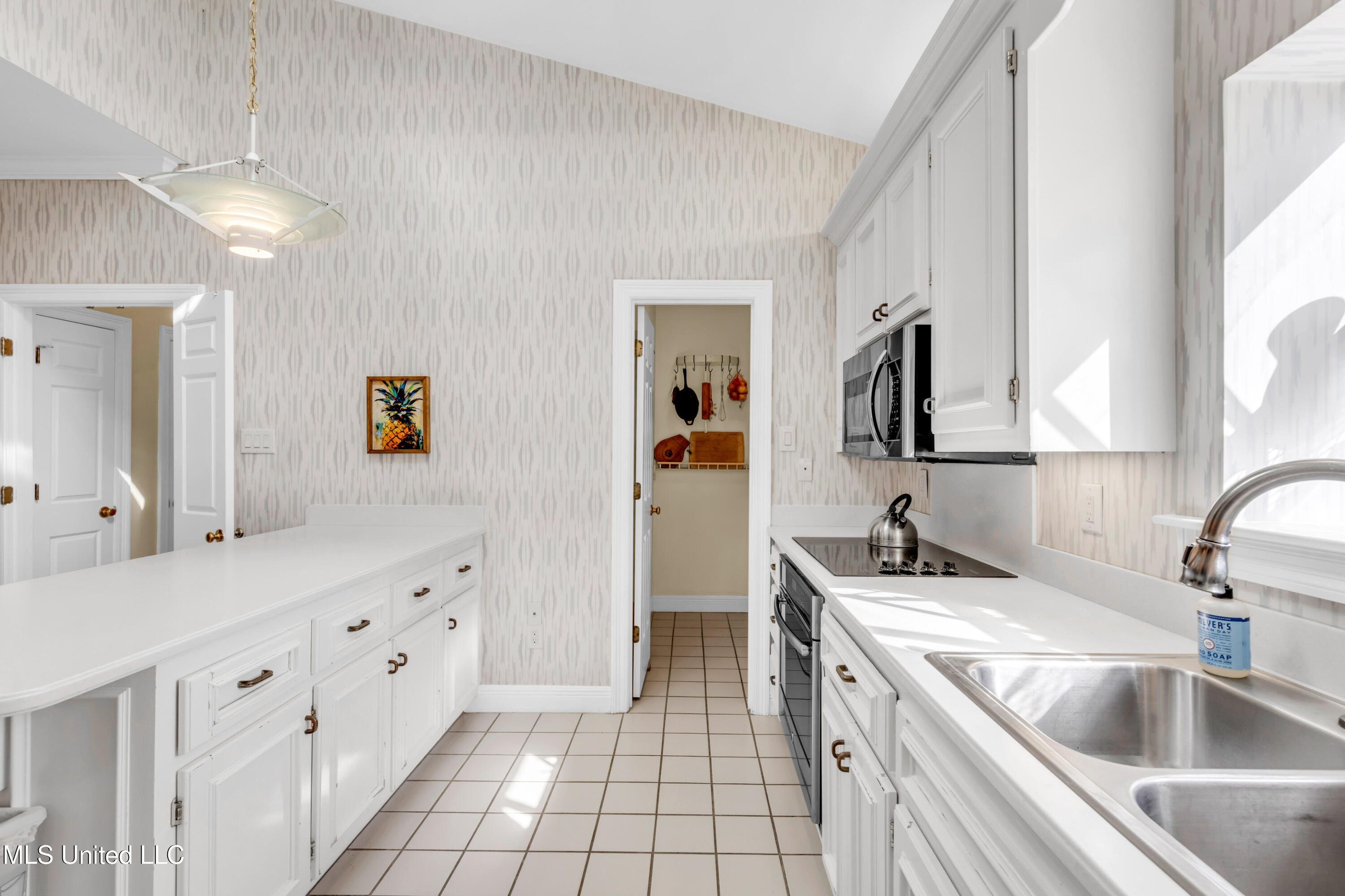 2549 Spring Ridge Drive Property Photo 15