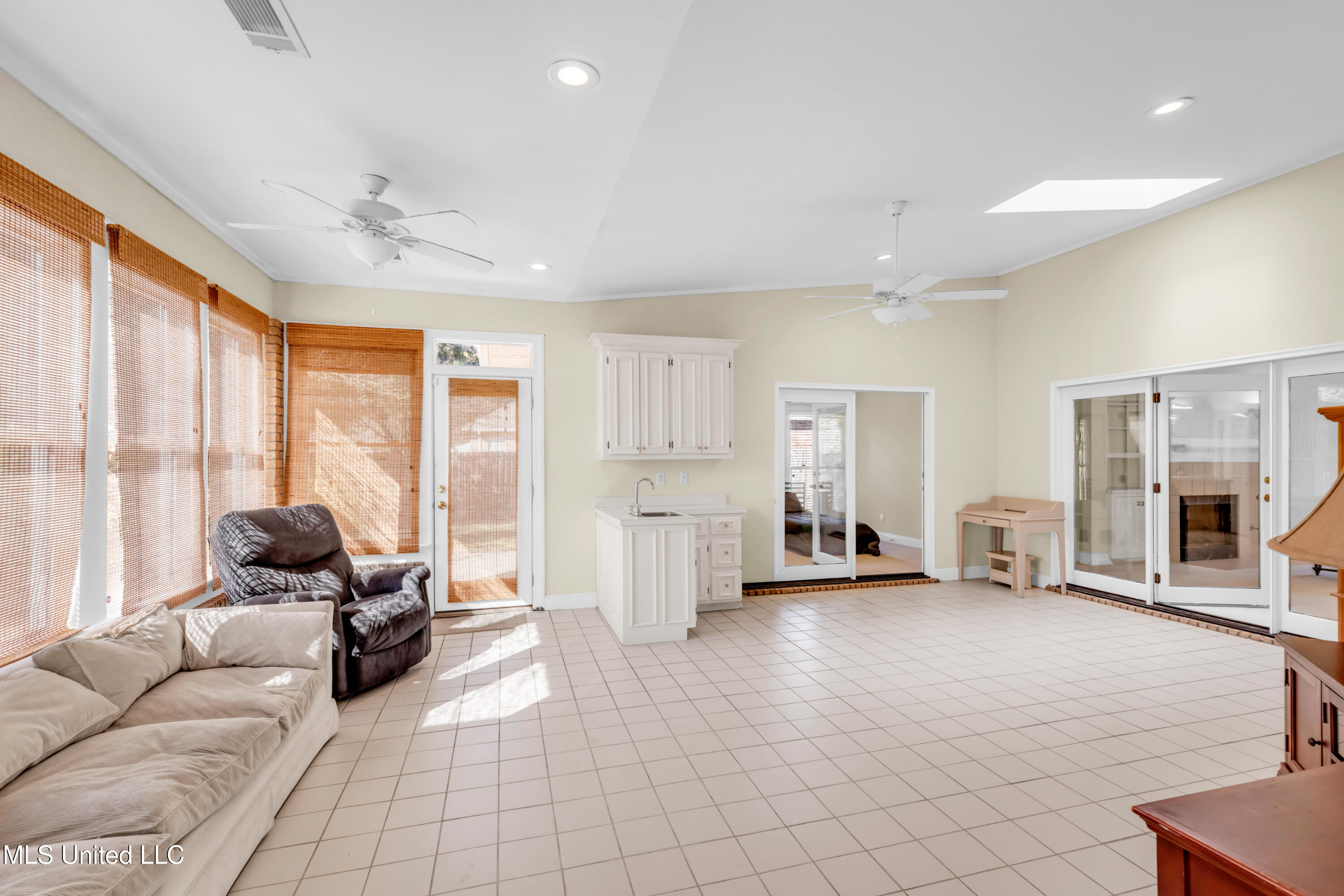 2549 Spring Ridge Drive Property Photo 34