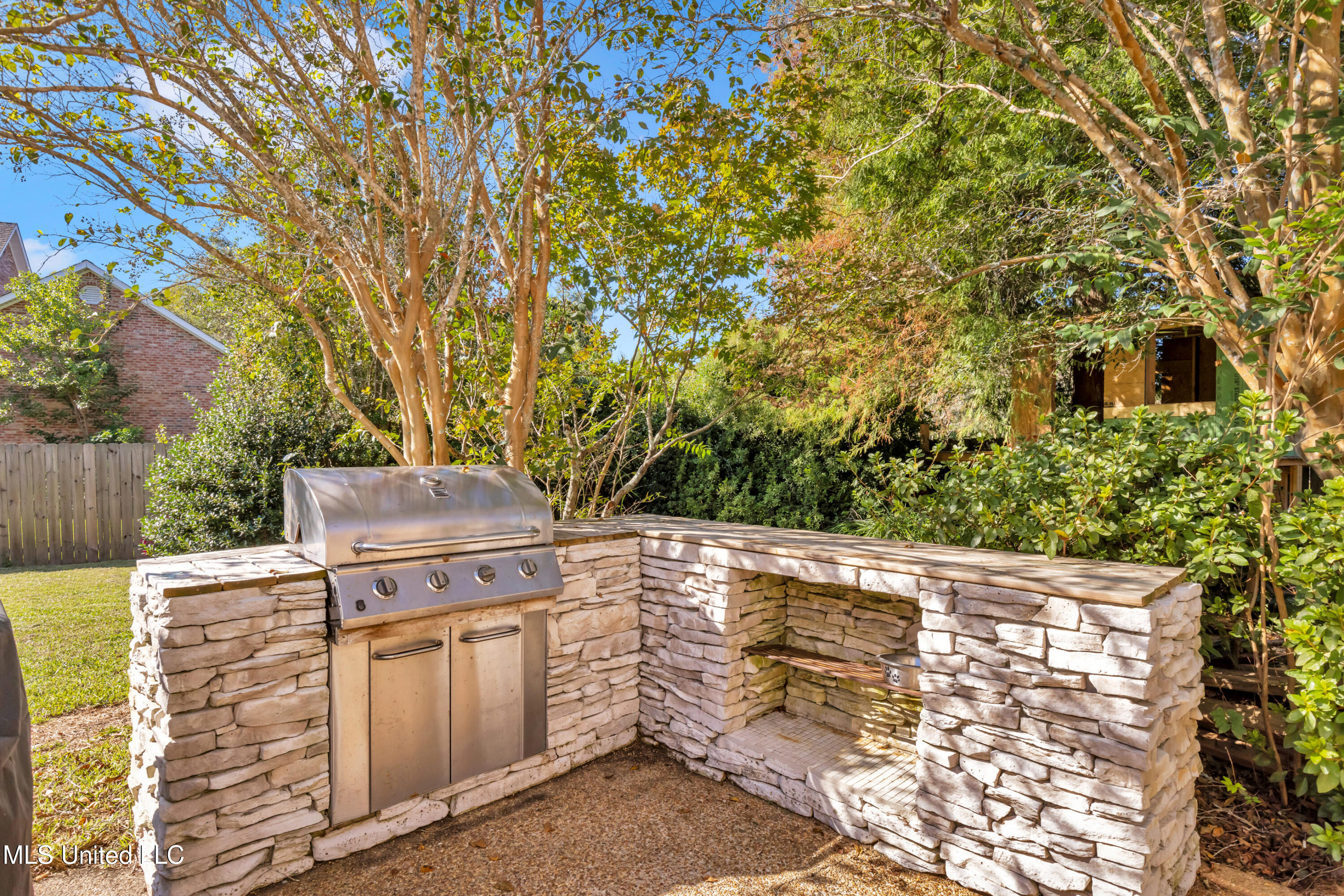 2549 Spring Ridge Drive Property Photo 38