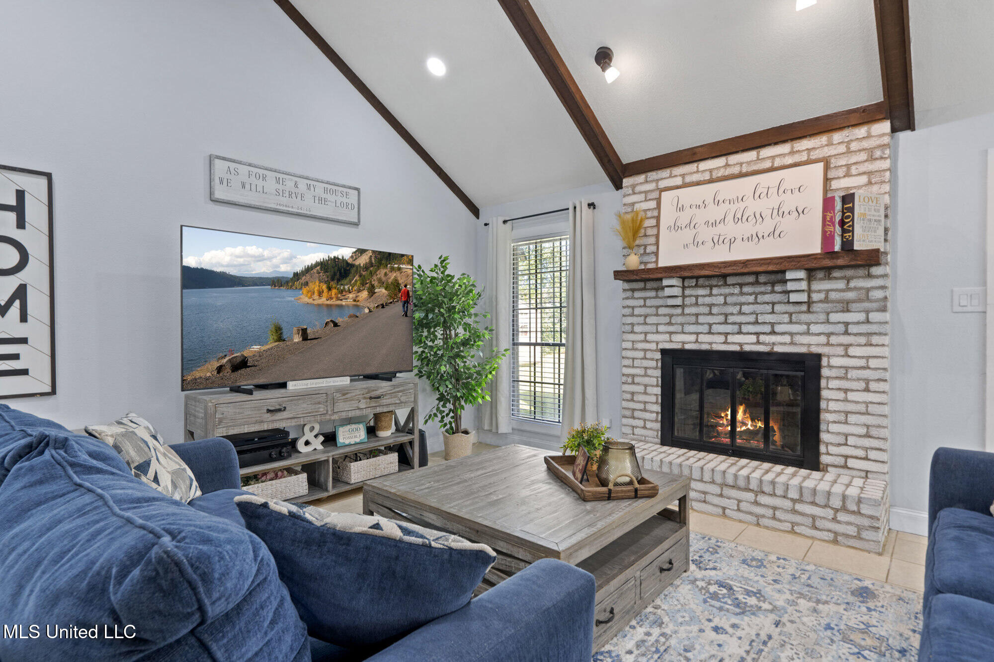 2300 Lewis Gate Drive Property Photo 3