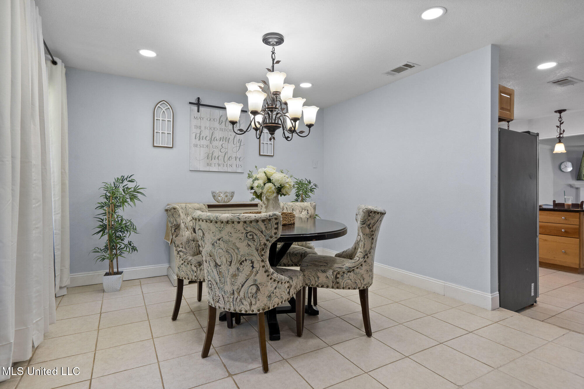 2300 Lewis Gate Drive Property Photo 6