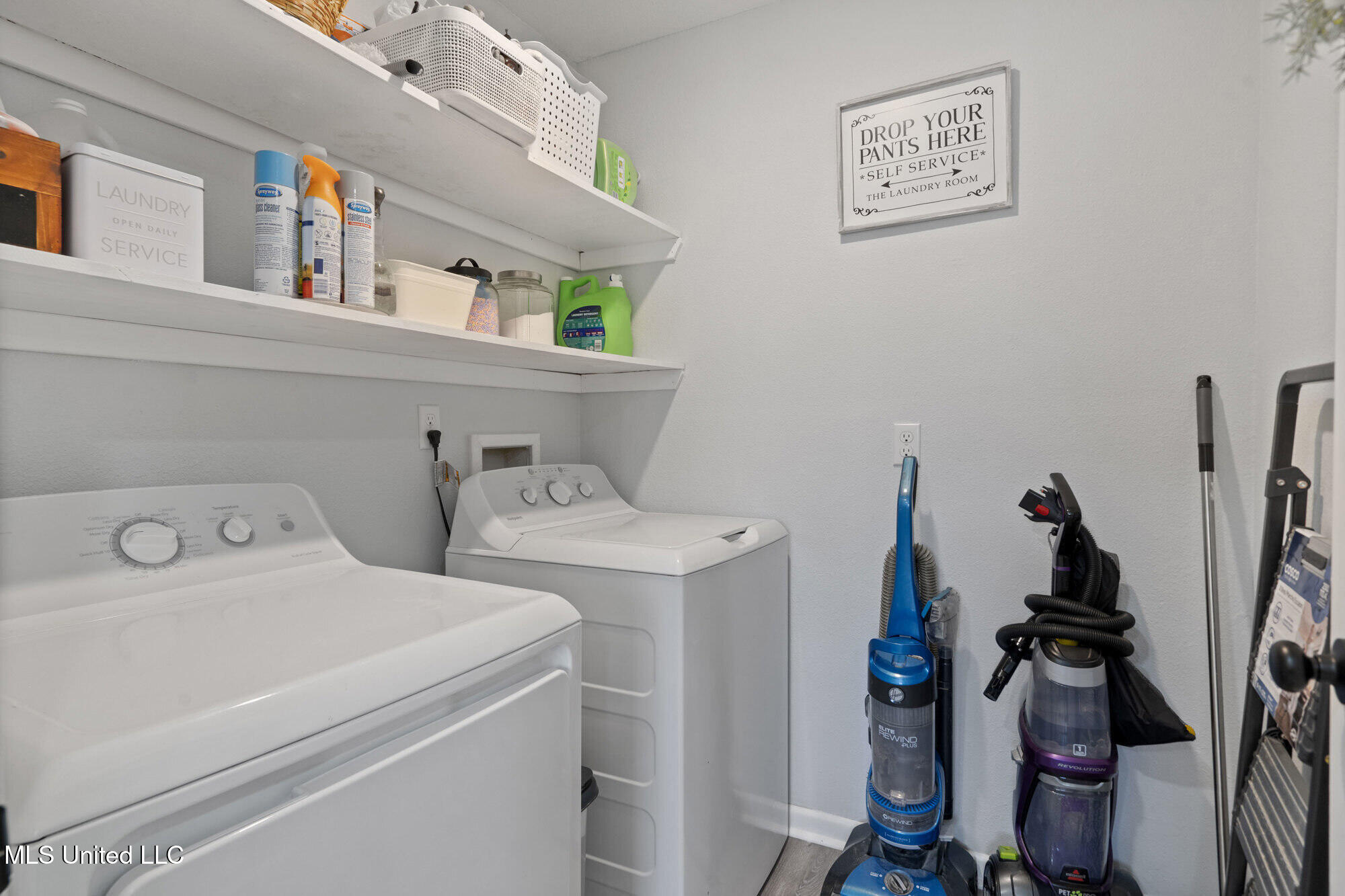 2300 Lewis Gate Drive Property Photo 11