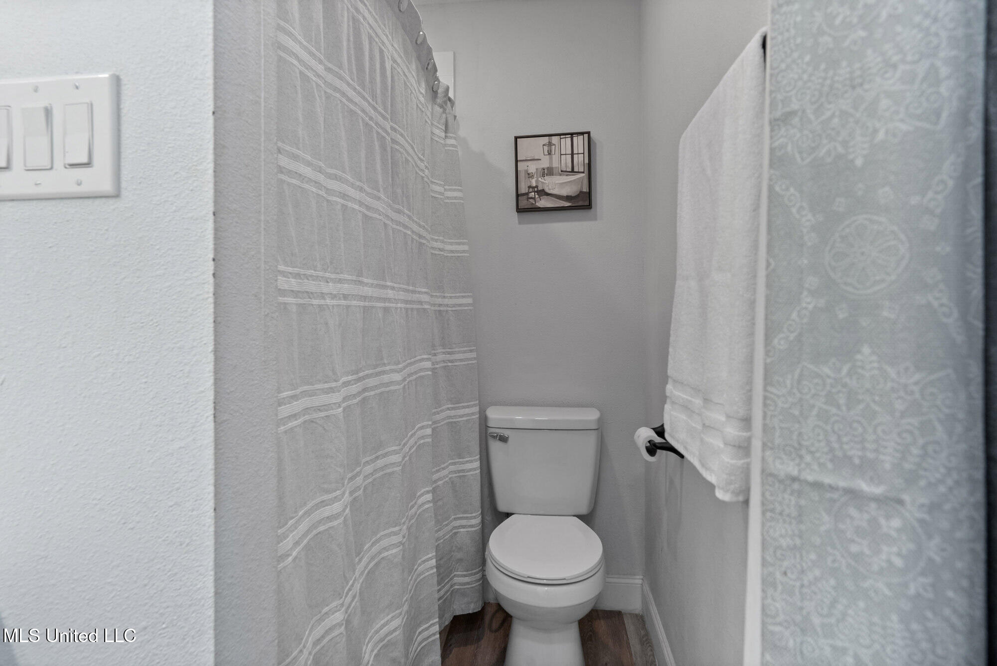 2300 Lewis Gate Drive Property Photo 18