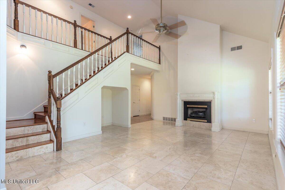 7906 Kirkwood Cove Property Photo 7