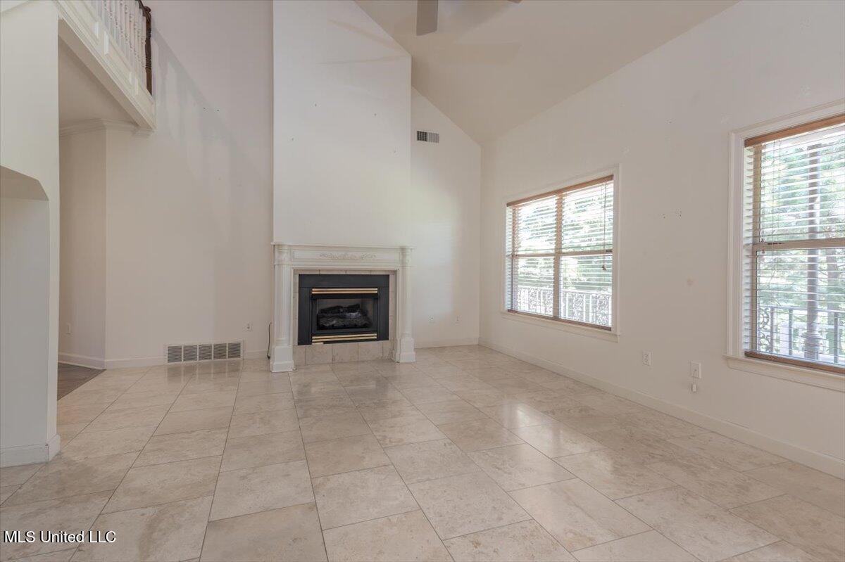 7906 Kirkwood Cove Property Photo 8