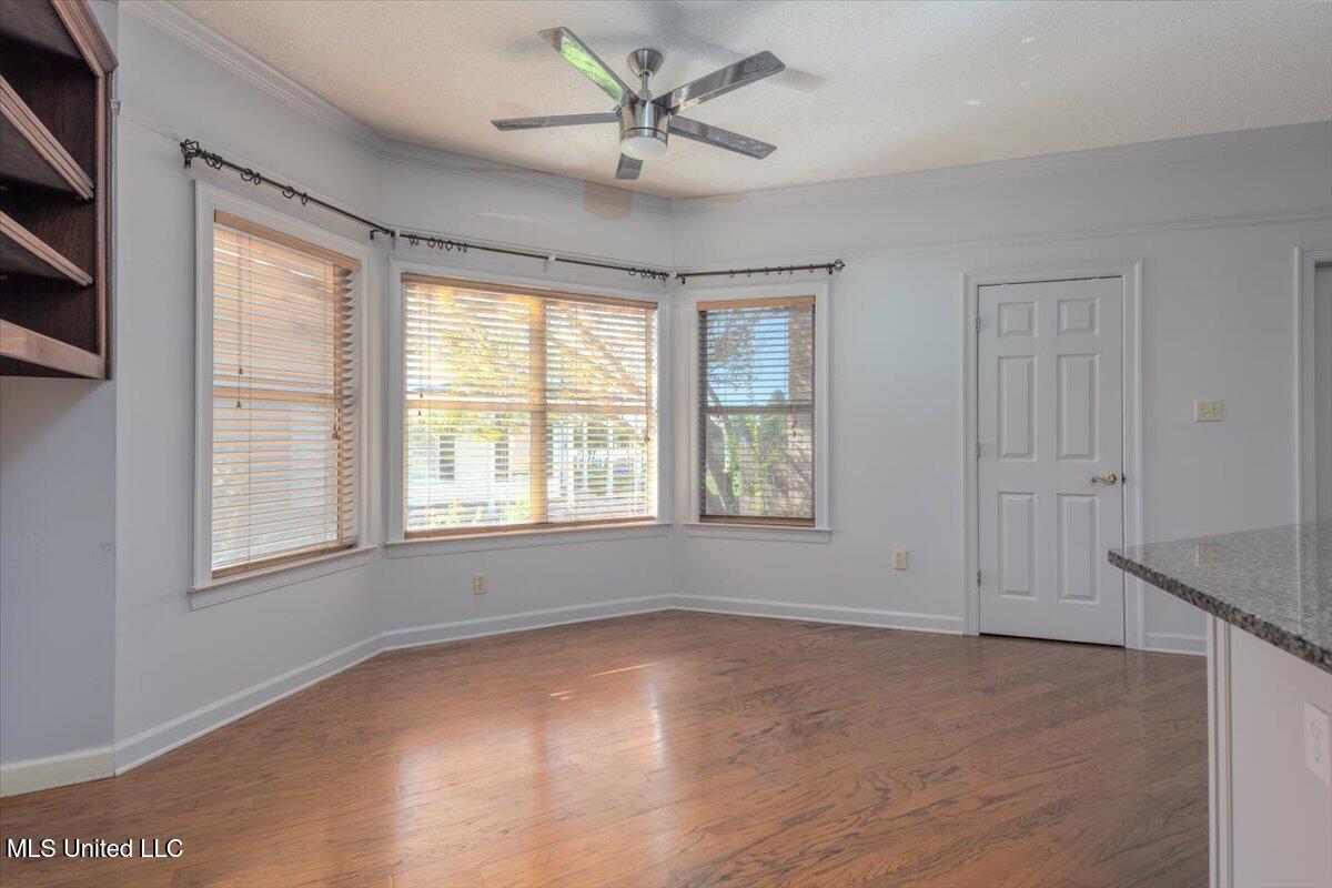 7906 Kirkwood Cove Property Photo 13