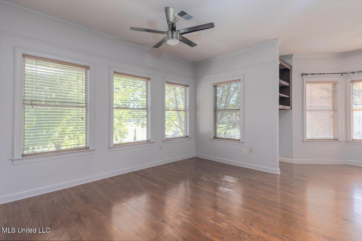 7906 Kirkwood Cove Property Photo 15