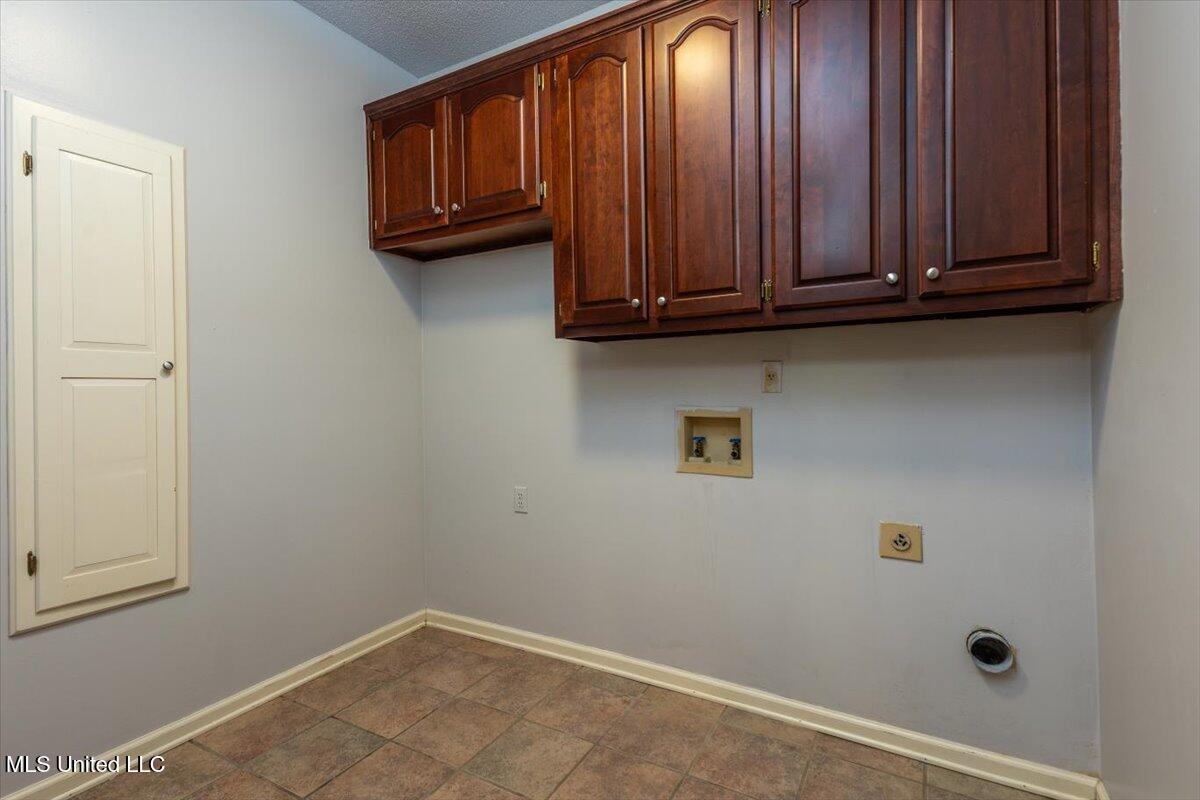 7906 Kirkwood Cove Property Photo 16