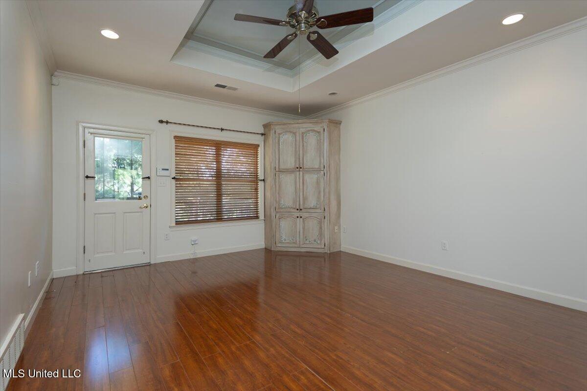 7906 Kirkwood Cove Property Photo 19