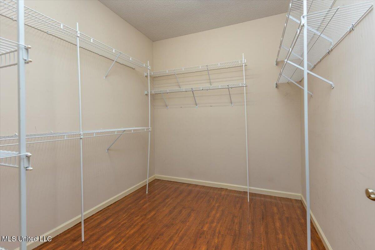 7906 Kirkwood Cove Property Photo 22