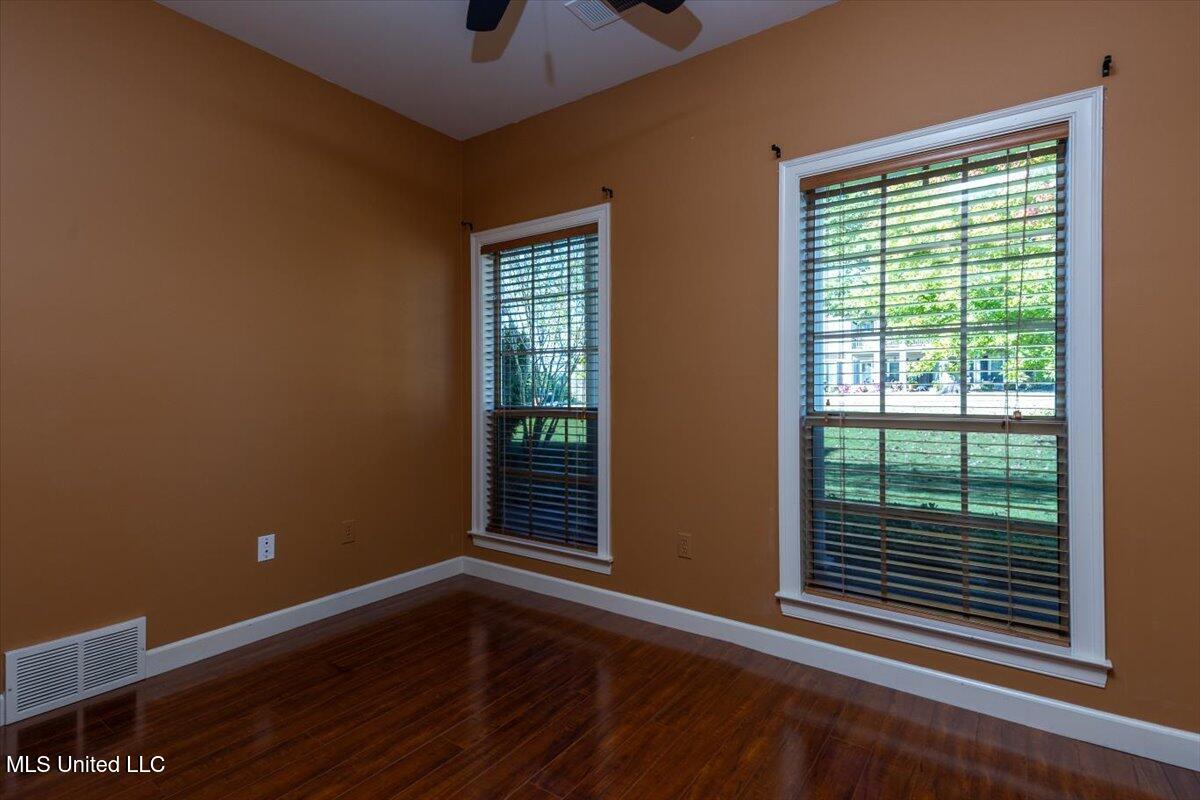 7906 Kirkwood Cove Property Photo 23