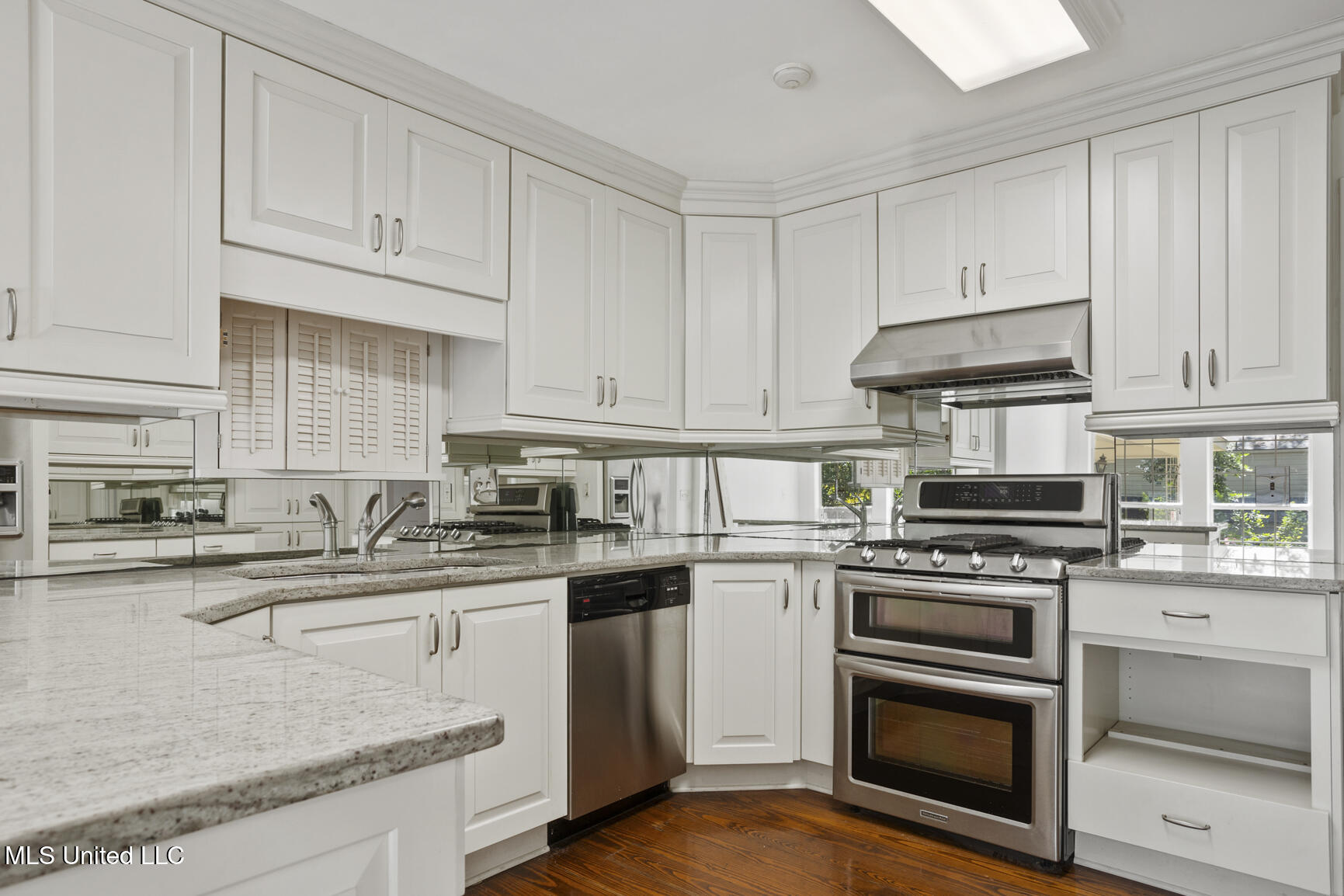 1903 Bellewood Road Property Photo 7