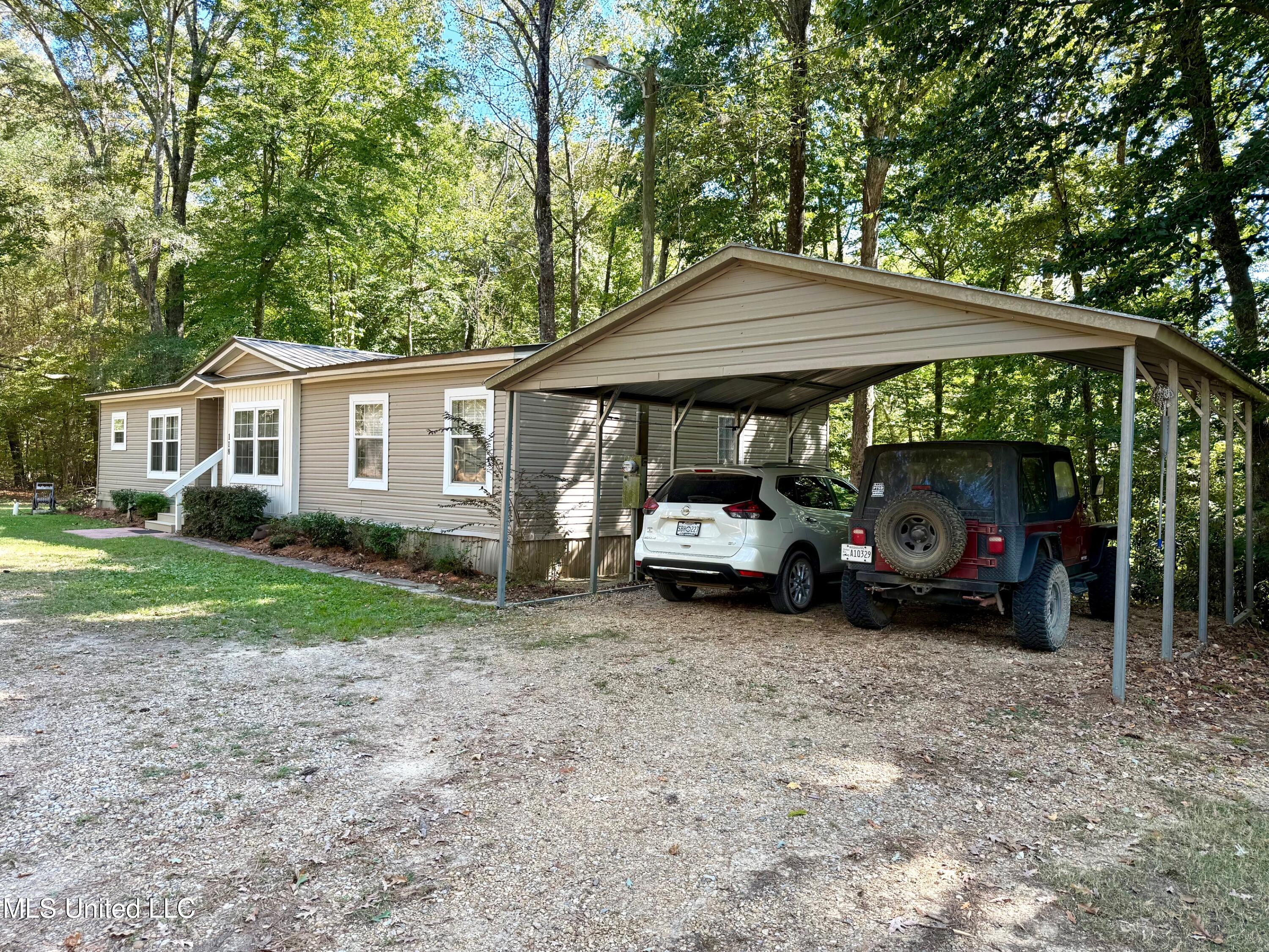 118 Craig Road Property Photo 2