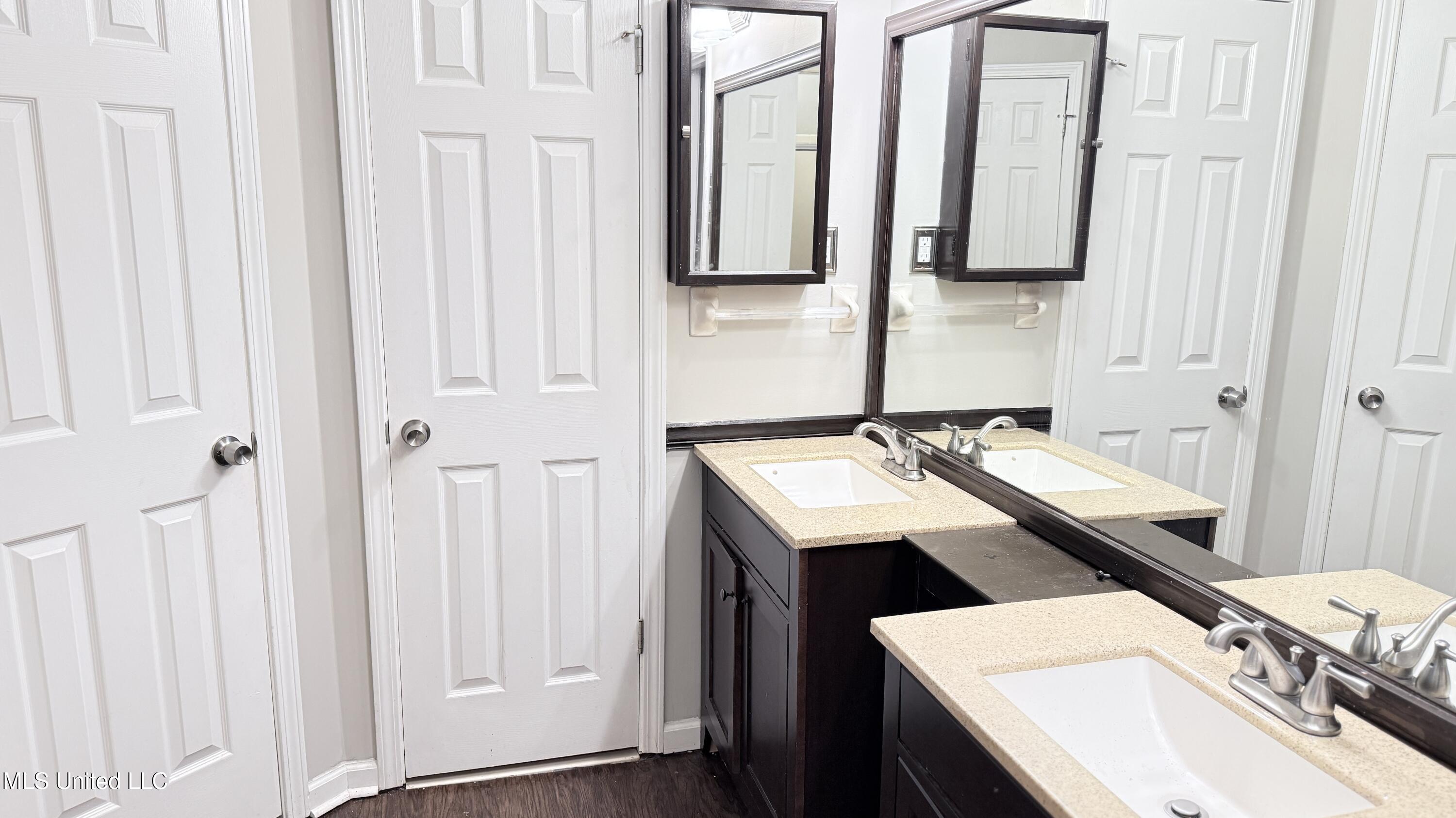 6641 Blue Spruce Drive Property Photo 9