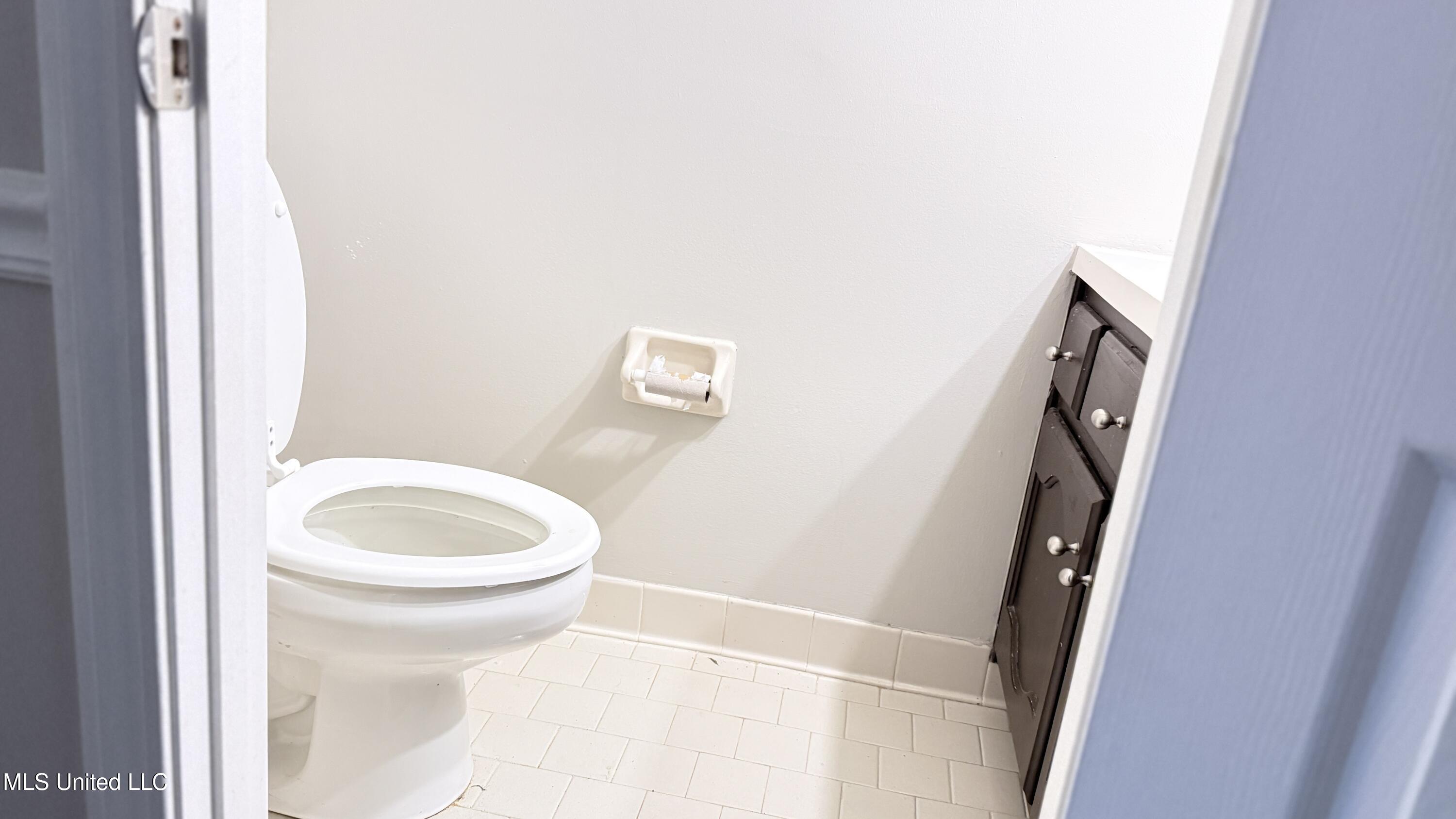 6641 Blue Spruce Drive Property Photo 10