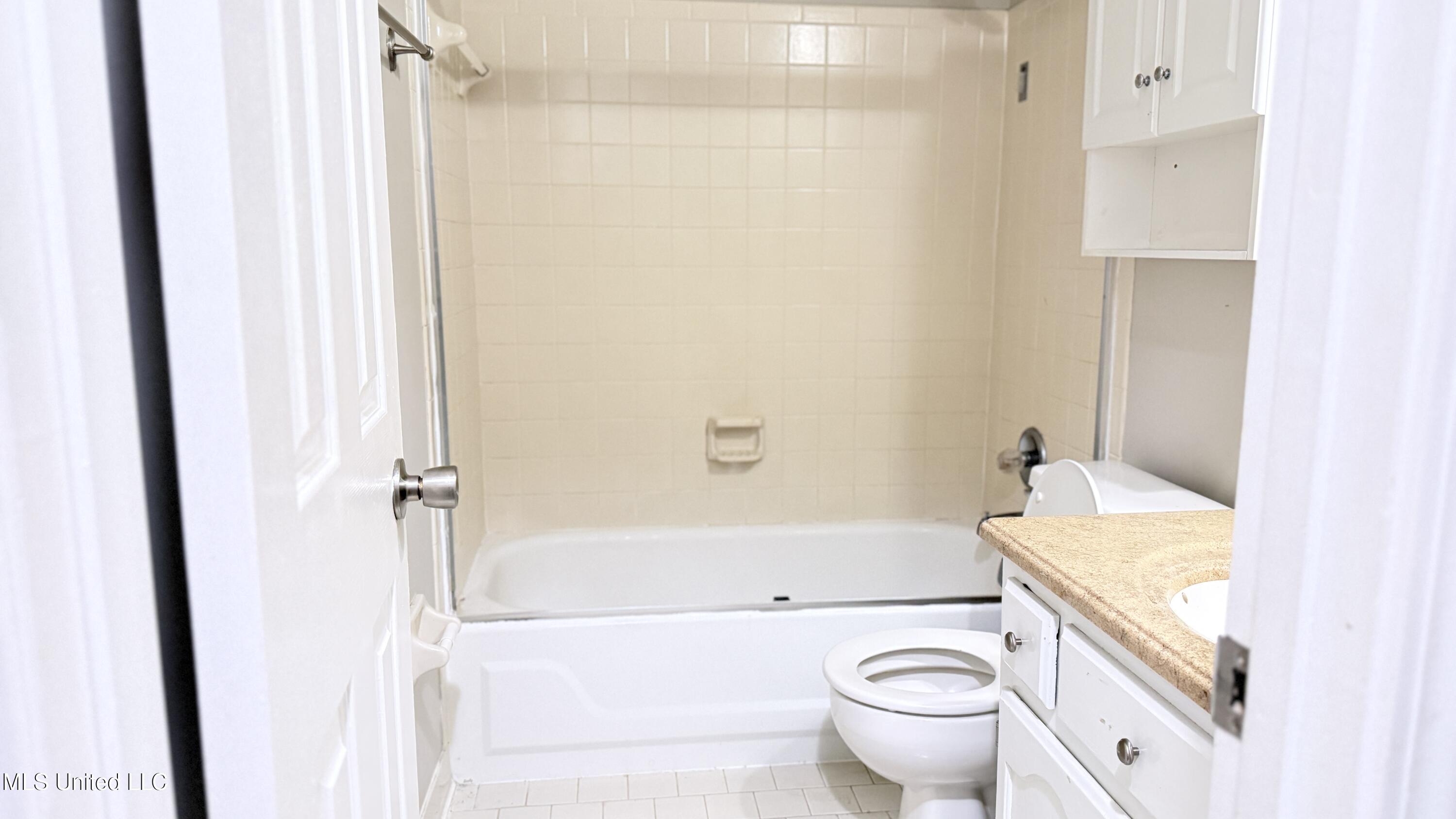 6641 Blue Spruce Drive Property Photo 12