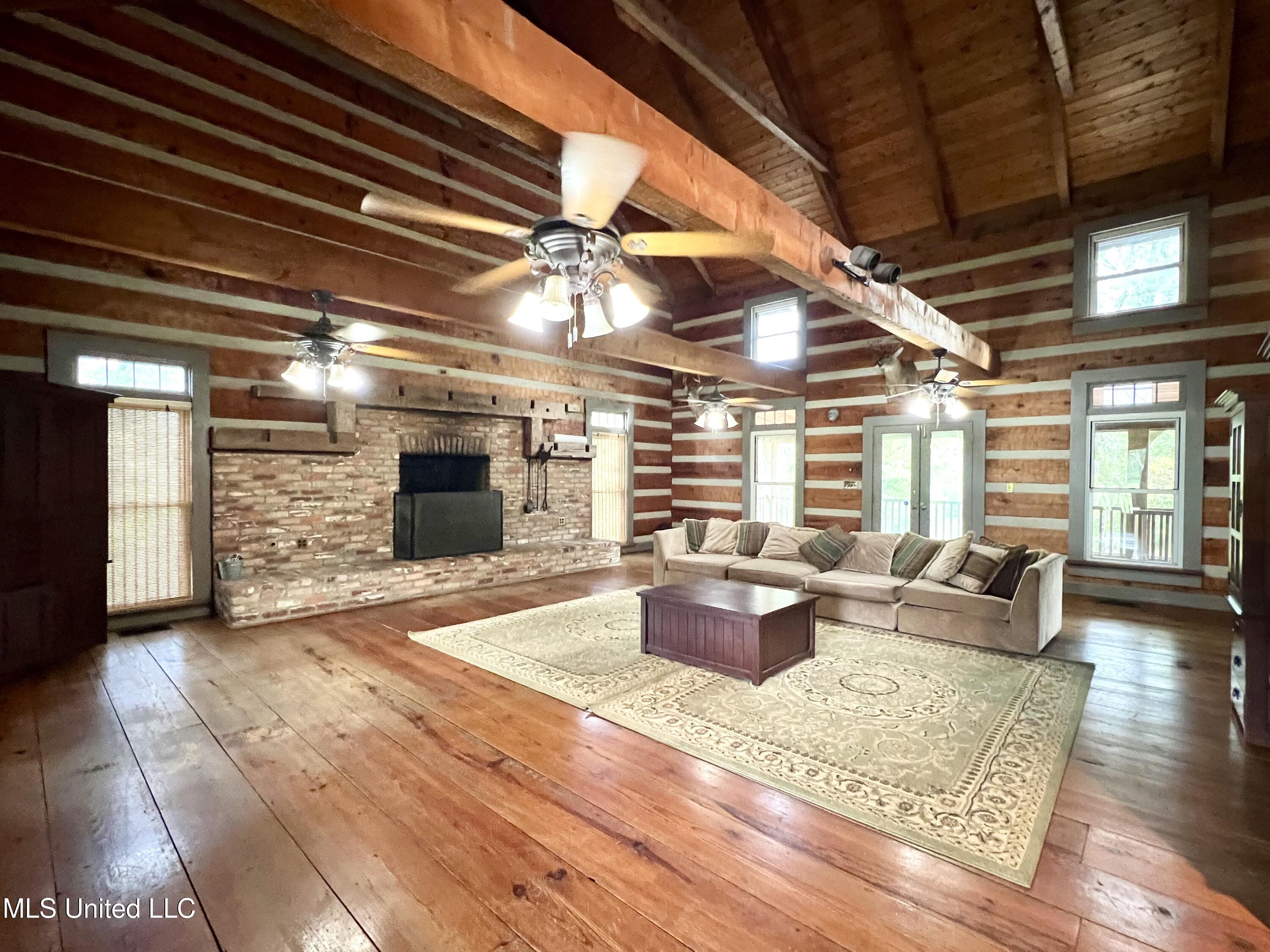 3930 Graves Road Property Photo 2