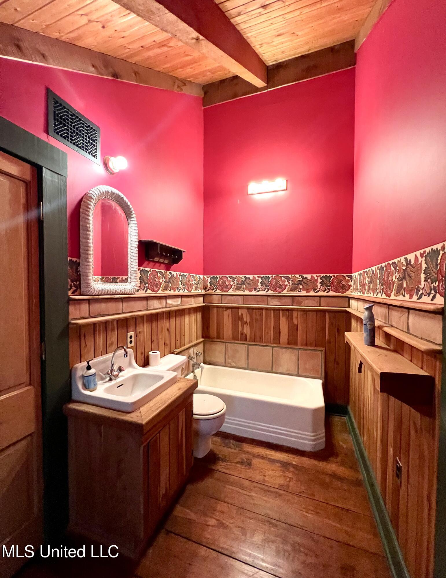 3930 Graves Road Property Photo 13