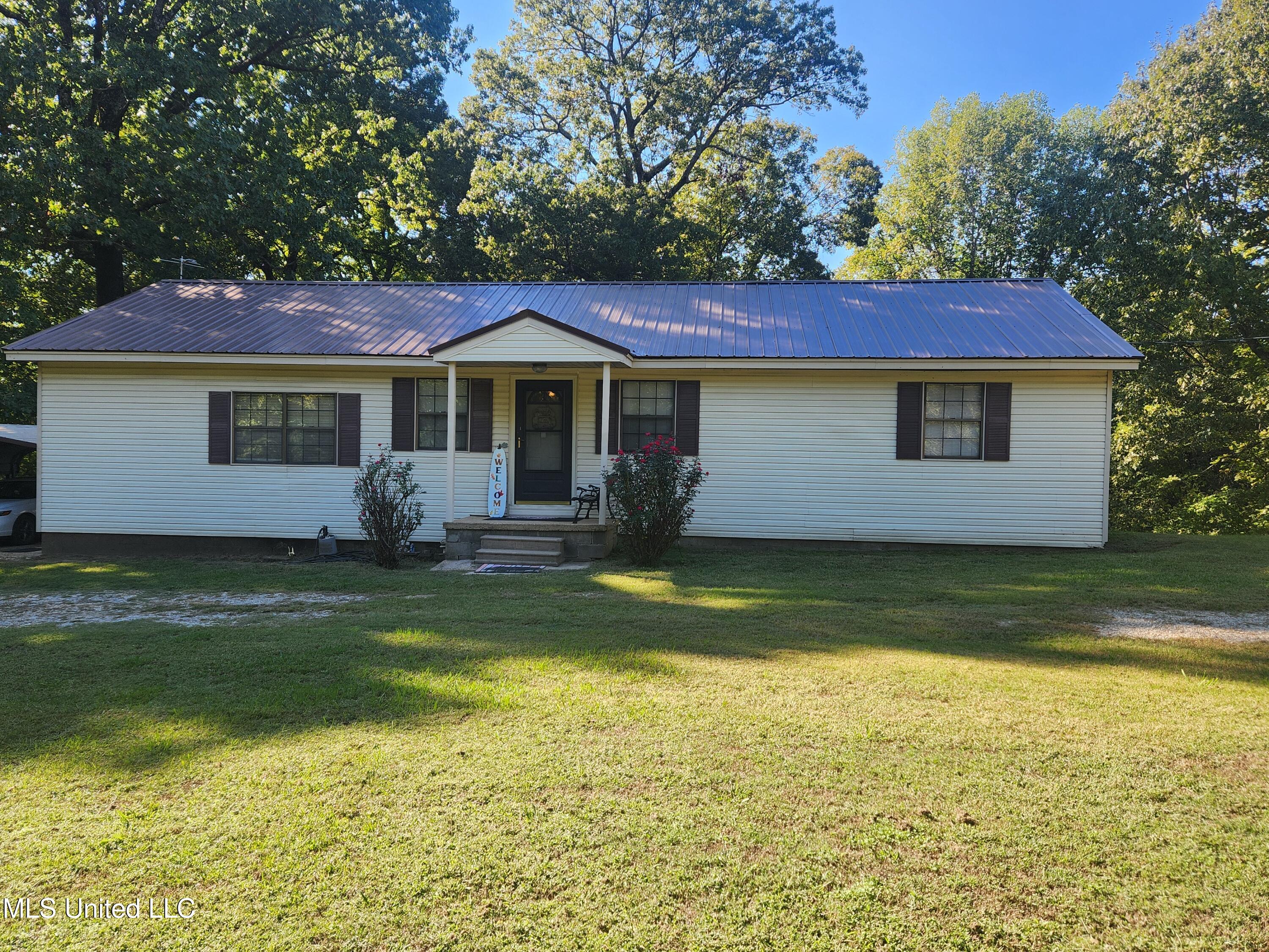 951 Wetonga Lane Property Photo 1