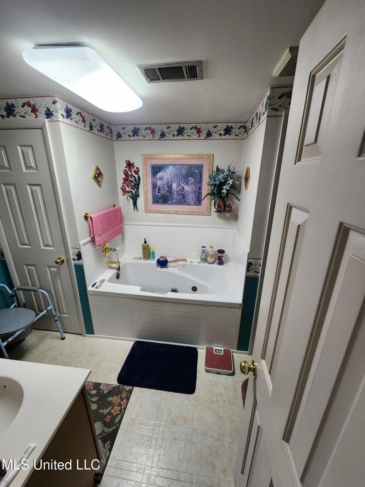 951 Wetonga Lane Property Photo 32