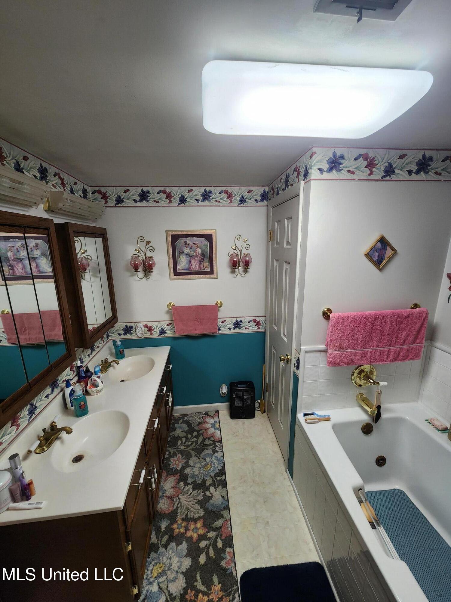 951 Wetonga Lane Property Photo 33