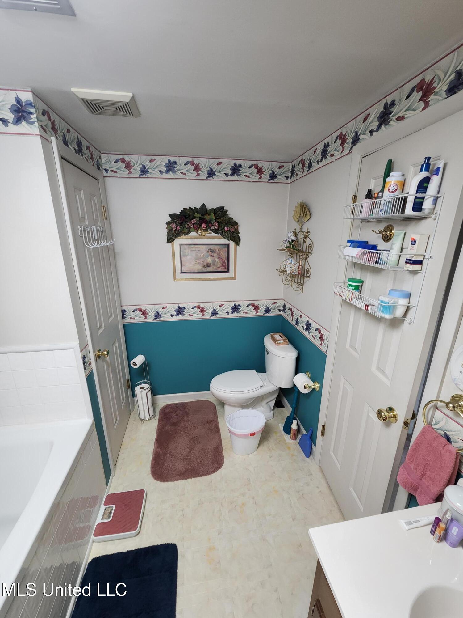 951 Wetonga Lane Property Photo 34