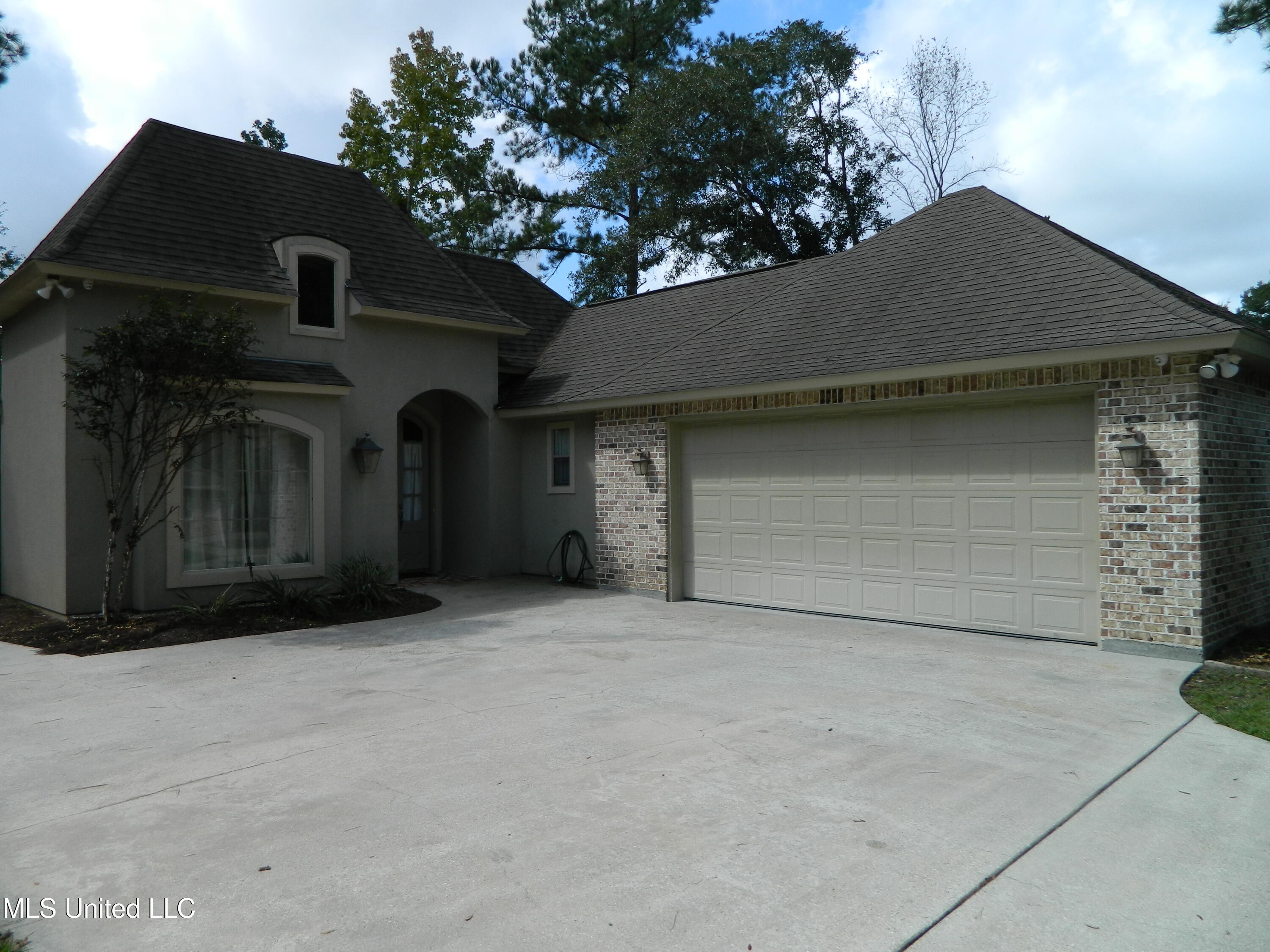 84135 Lola Drive Property Photo 2