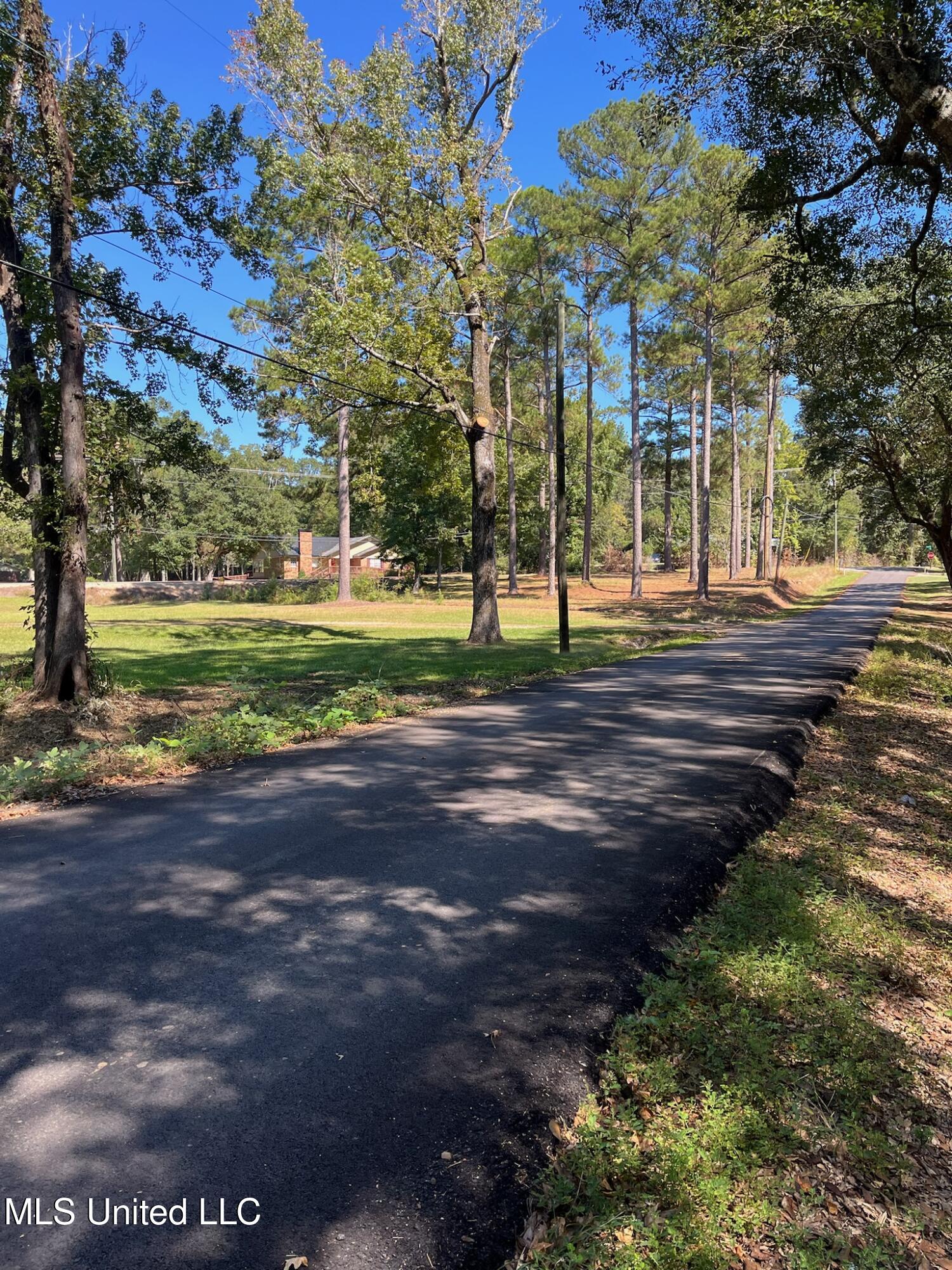 Hickory Drive Property Photo 2