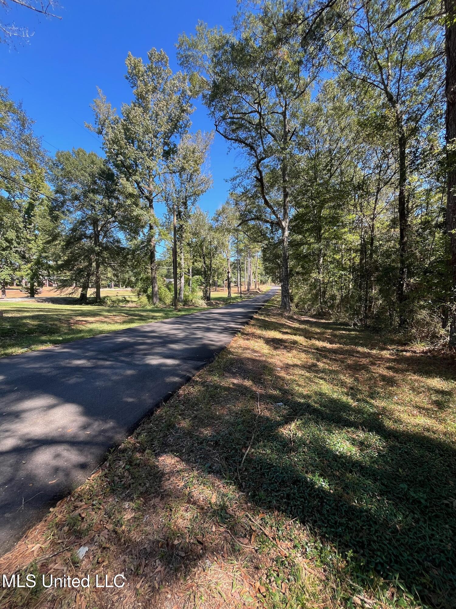 Hickory Drive Property Photo 3