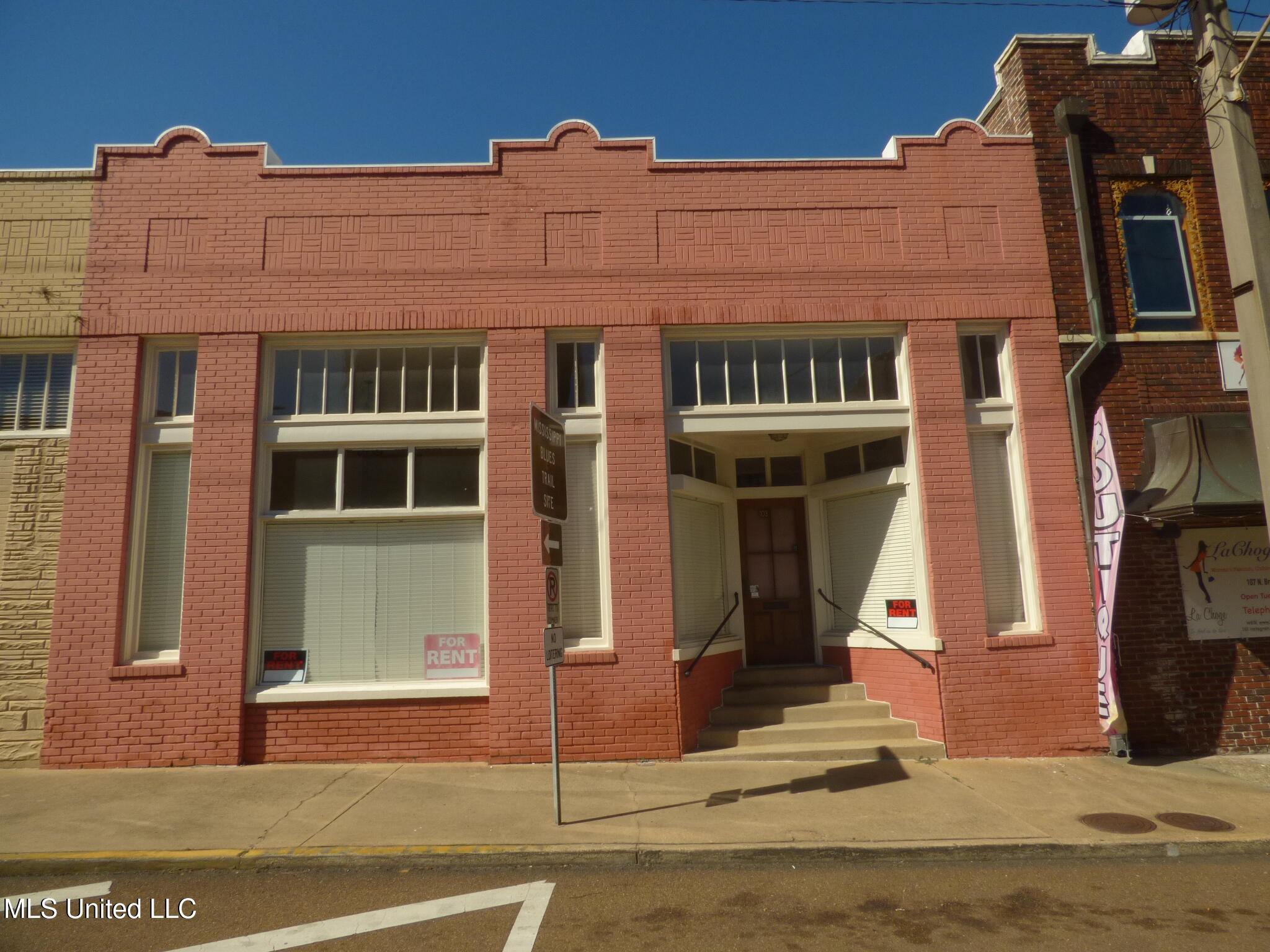 103 N Broadway Property Photo 1