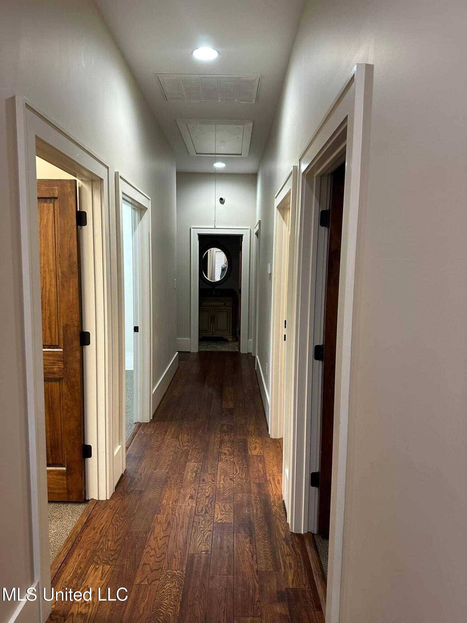 103 N Broadway Property Photo 14