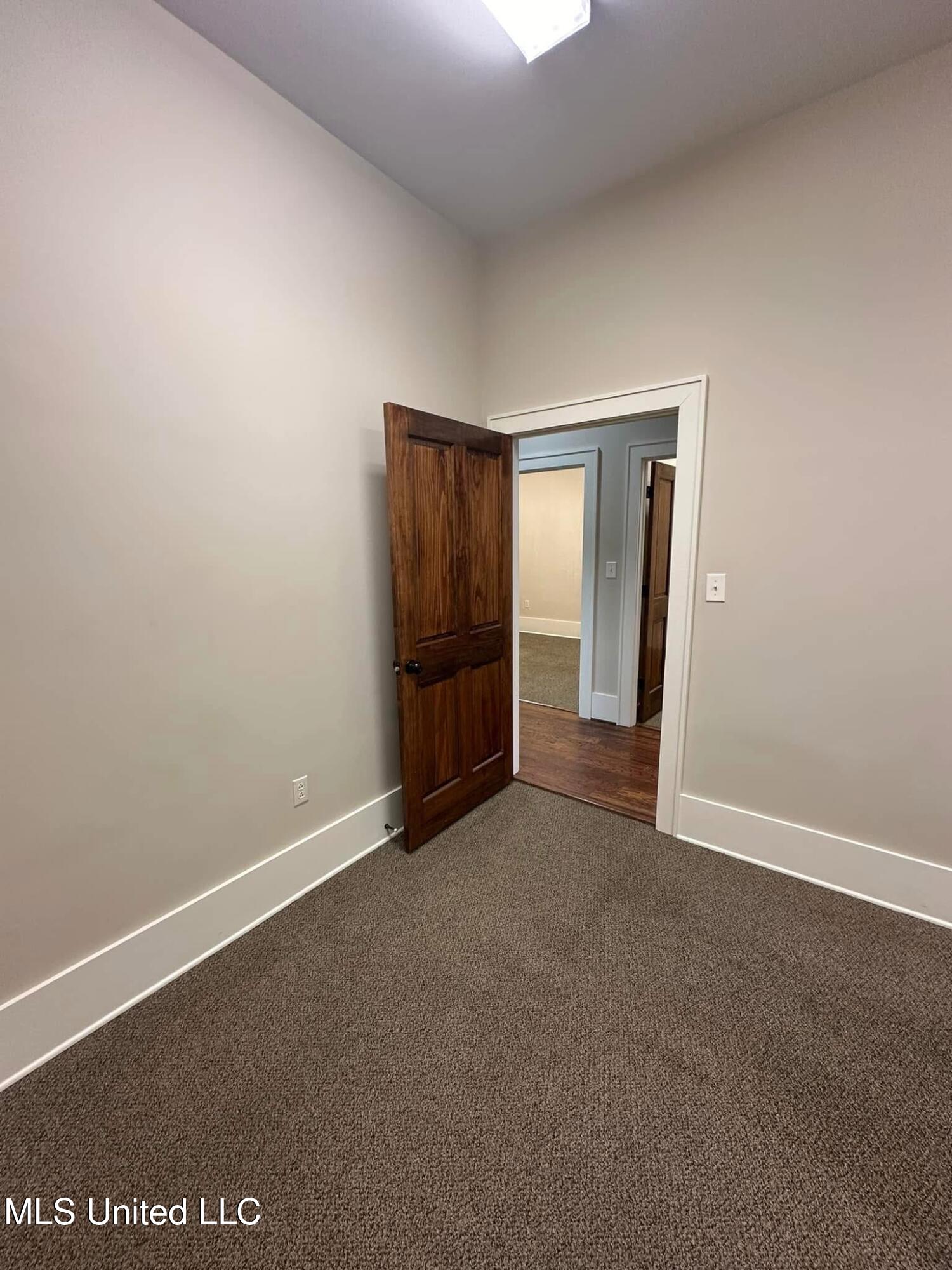103 N Broadway Property Photo 16