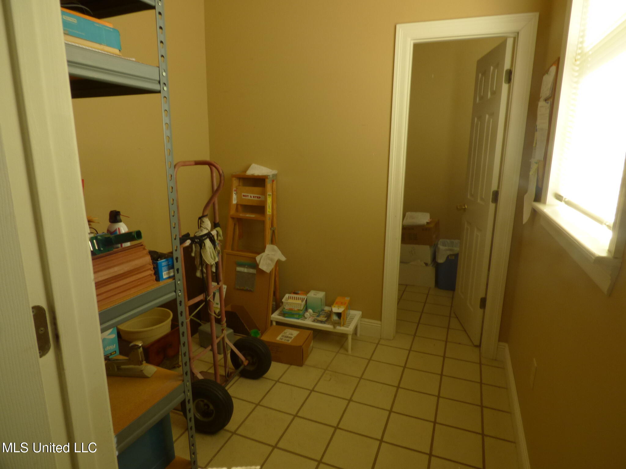 299 Apache Drive Property Photo 7