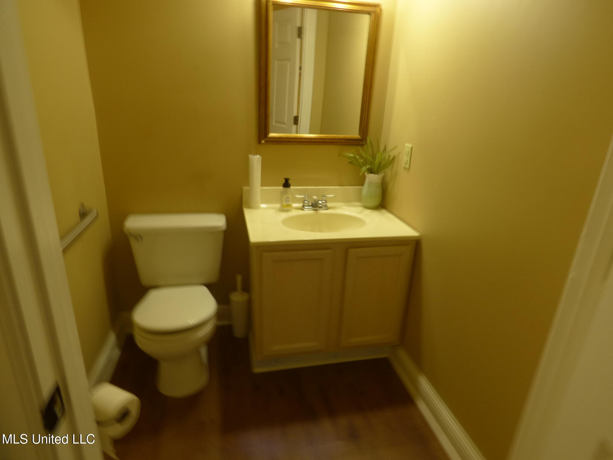 299 Apache Drive Property Photo 8